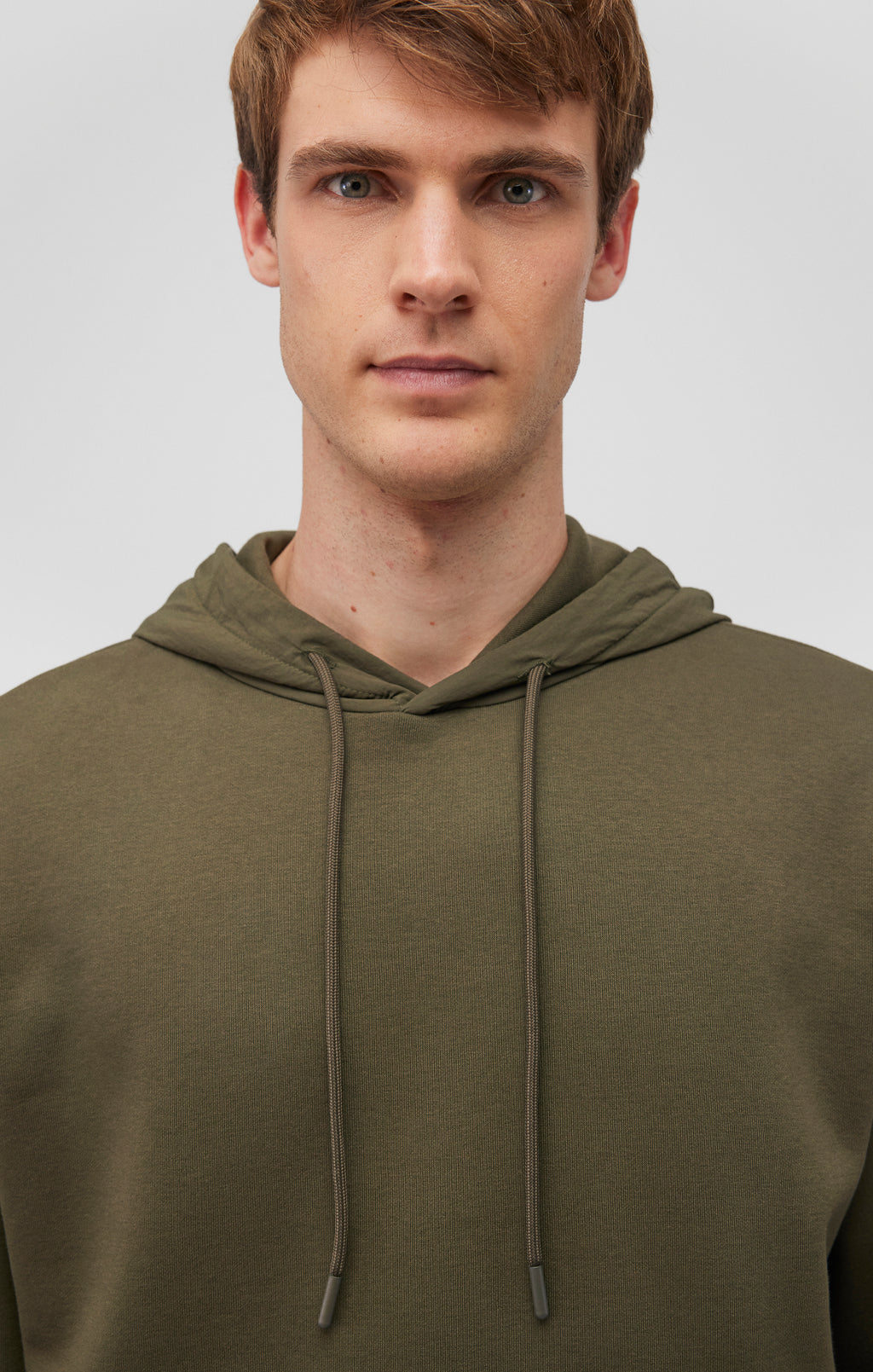 POCKET HOODIE IN OLIVE NIGHT - Mavi Jeans