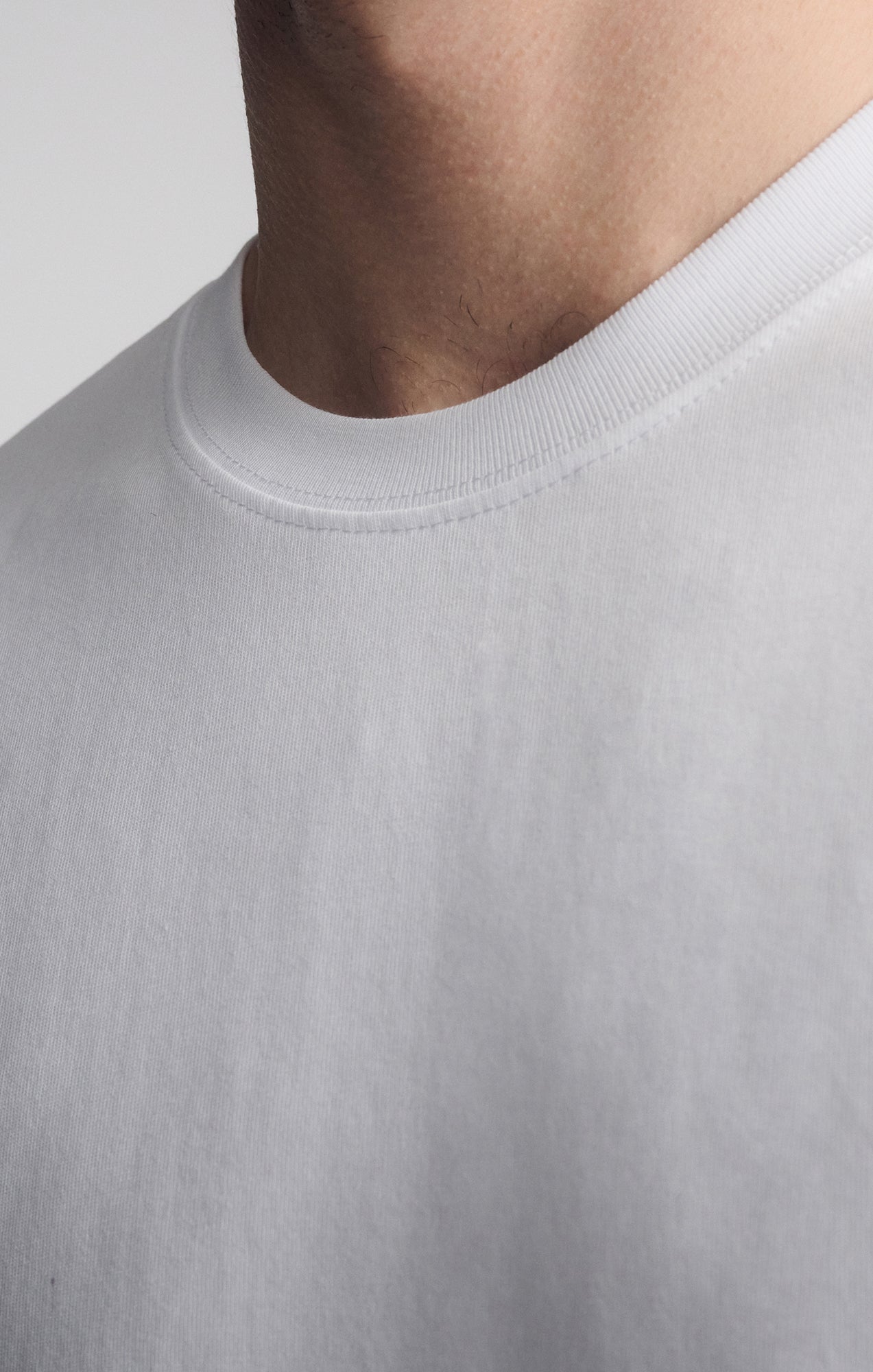 SHORT SLEEVE CREW NECK T-SHIRT IN WHITE - Mavi Jeans