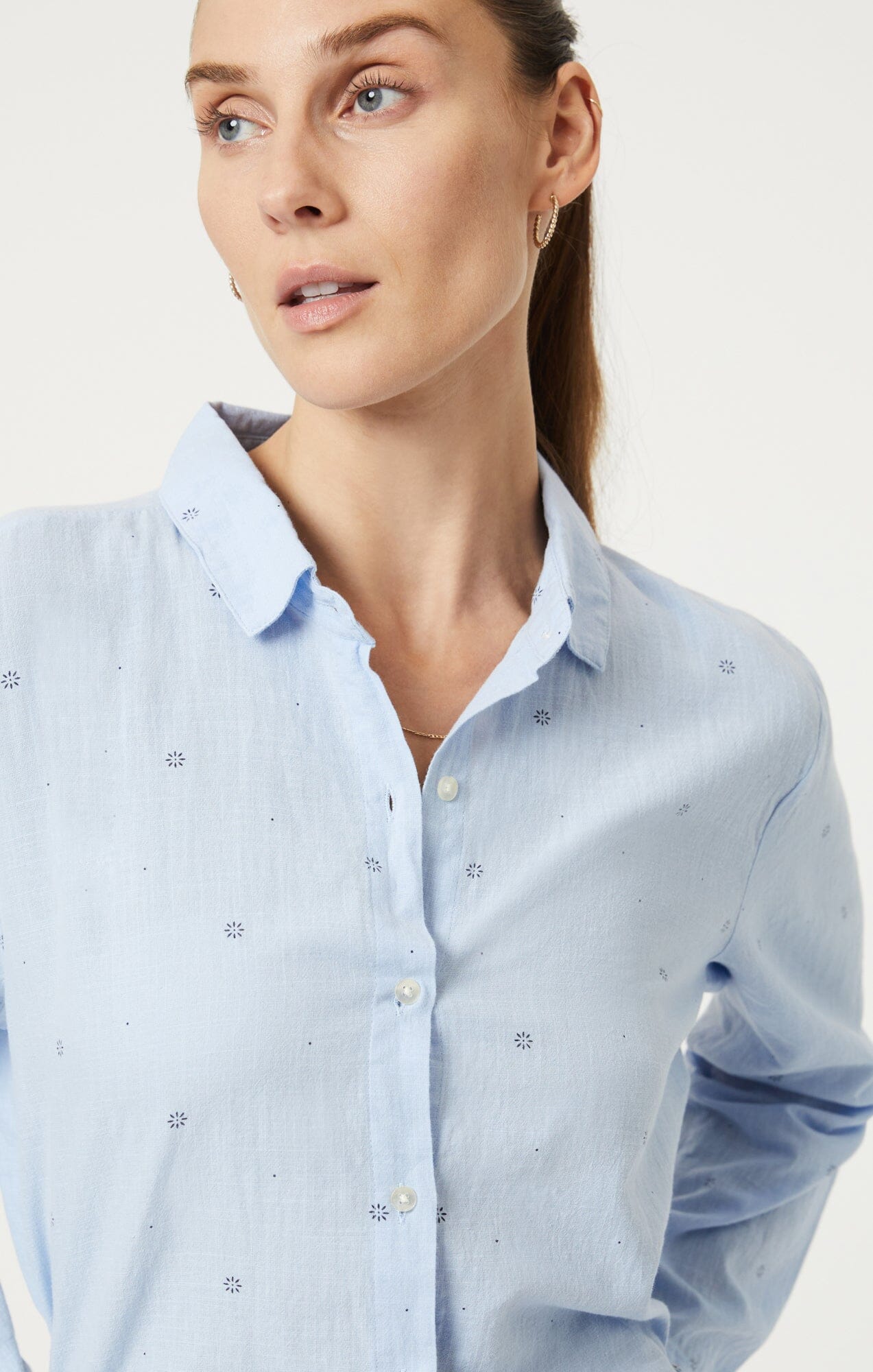 BUTTON-UP LONG SLEEVE SHIRT IN NAVY FLOWER DOT PRINT - Mavi Jeans