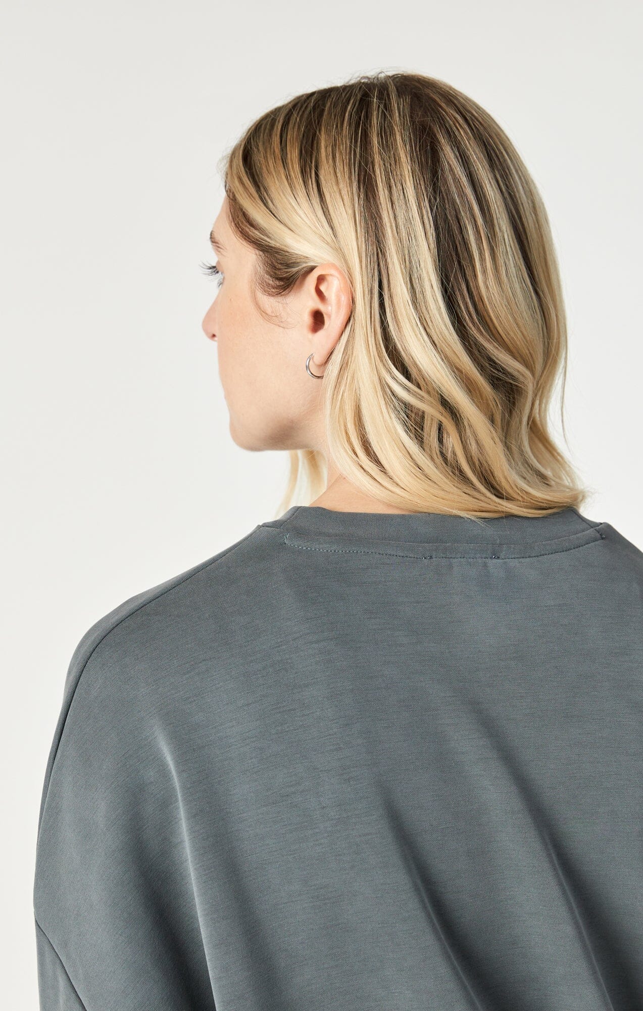 LUXE TOUCH TENCEL™ SWEATSHIRT IN URBAN CHIC - Mavi Jeans