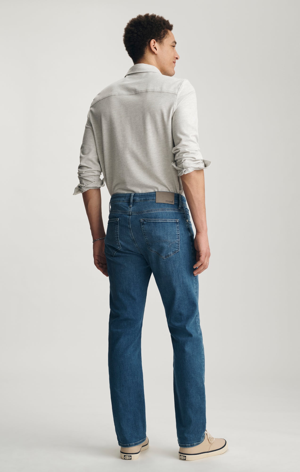 ZACH STRAIGHT LEG IN MID BRUSHED FEATHER BLUE