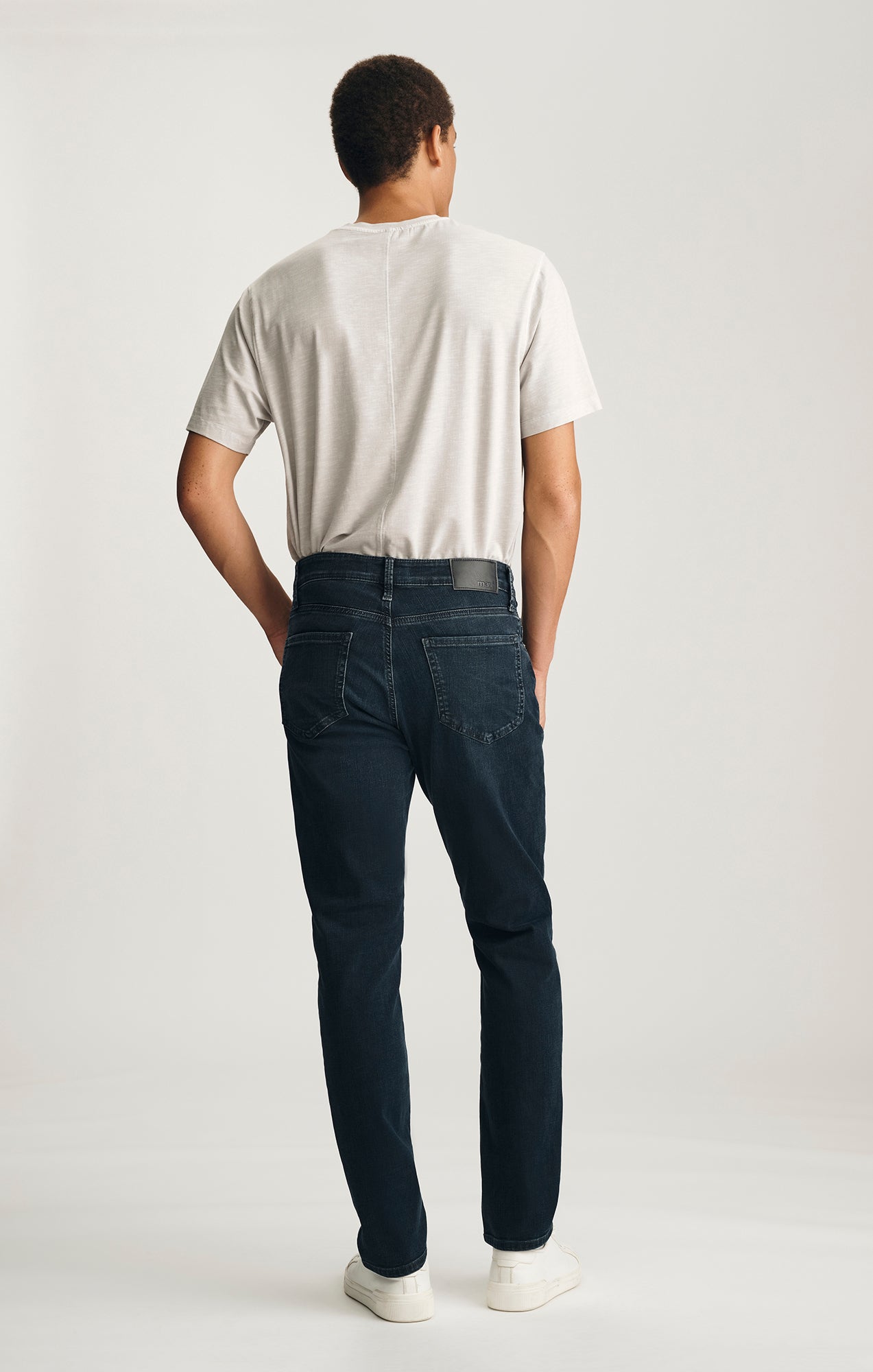 STEVE ATHLETIC FIT IN MIDNIGHT ORGANIC VINTAGE