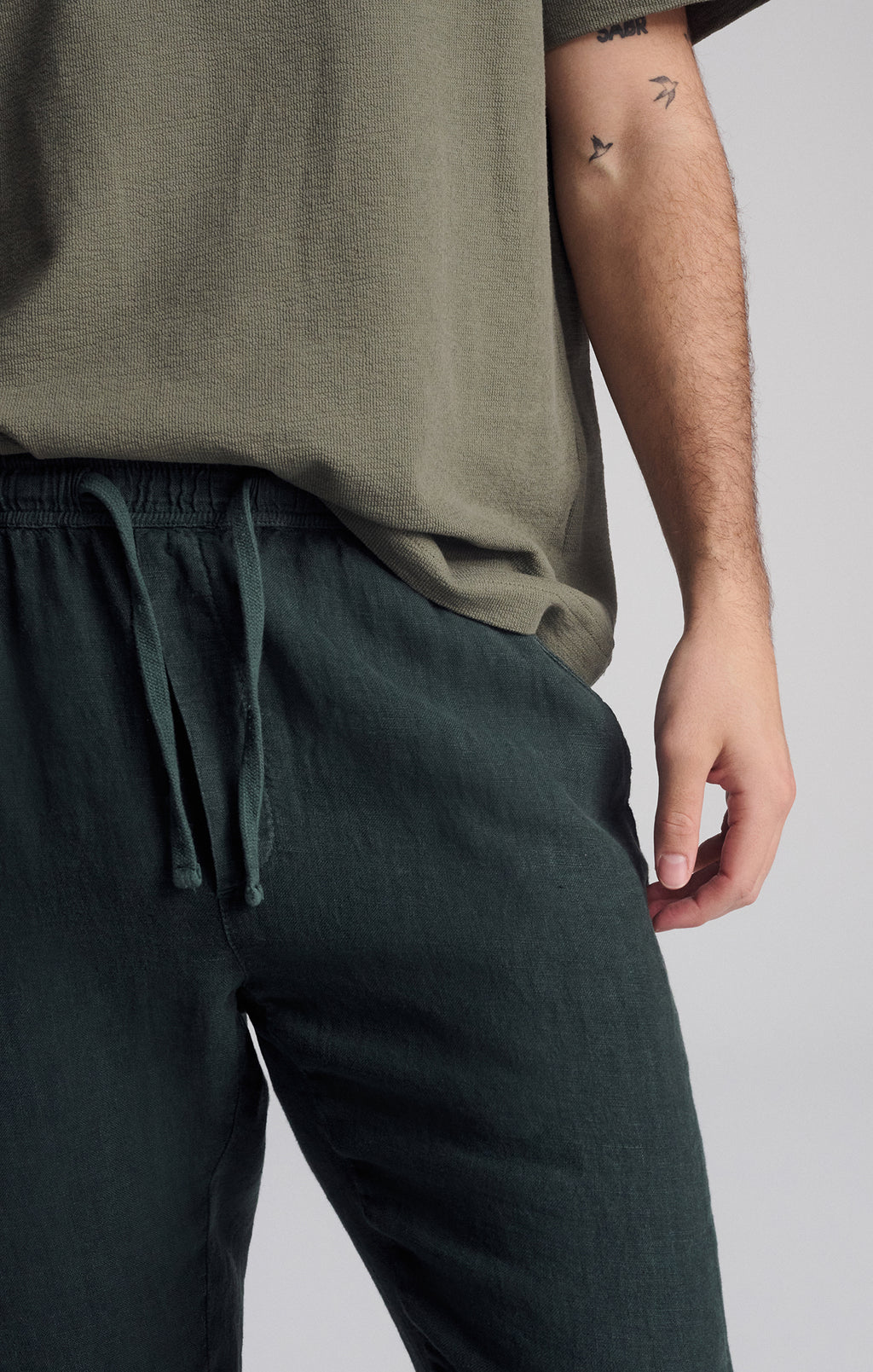 DRAWSTRING LINEN PANTS IN URBAN CHIC - Mavi Jeans