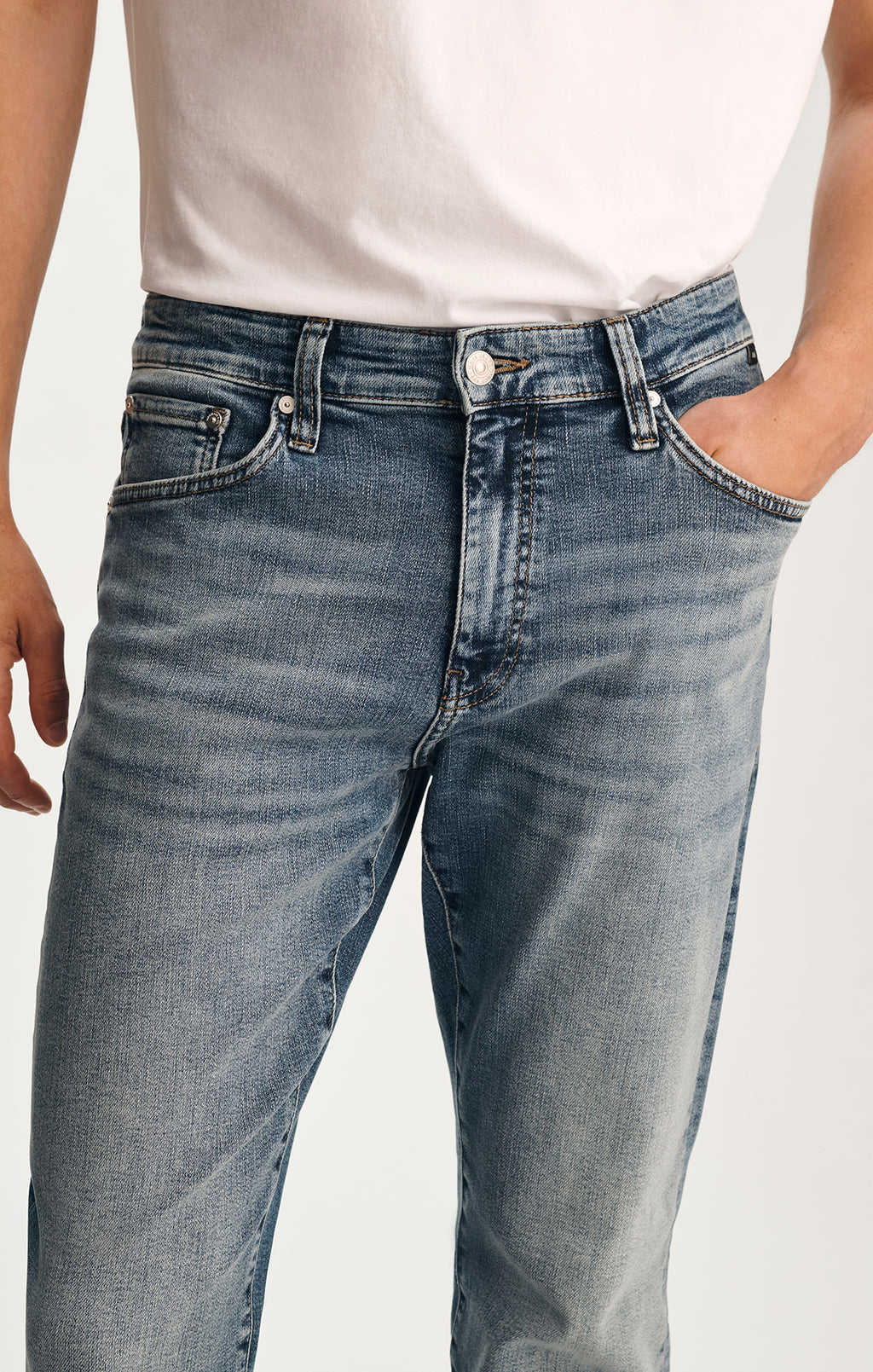 ZACH STRAIGHT LEG IN MID USED CLASSIC VINTAGE - Mavi Jeans