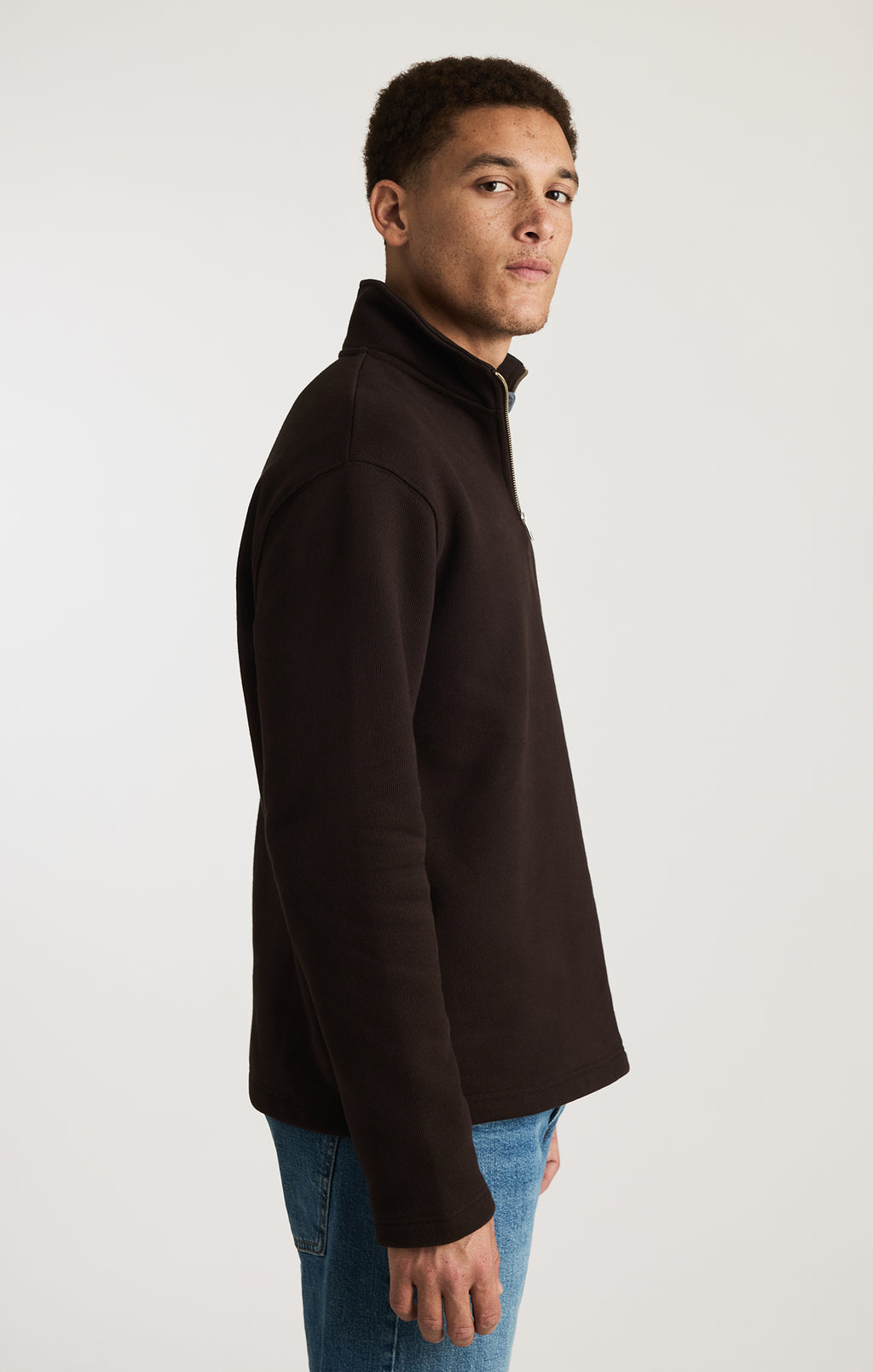 EDITION HALF ZIP SWEATSHIRT IN GANACHE