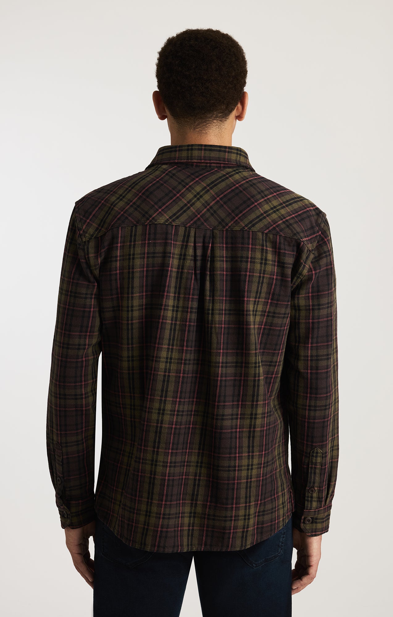 PLAID LONG SLEEVE BUTTON-UP SHIRT IN SEAL BROWN CHECK