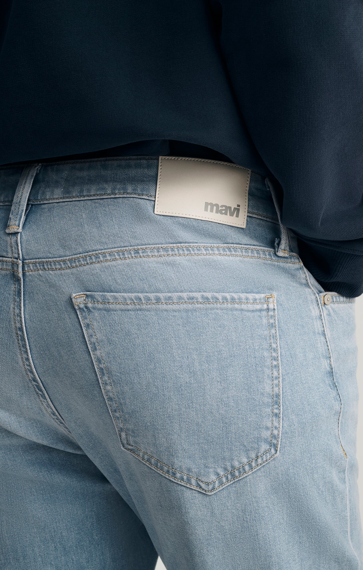 ZACH STRAIGHT LEG IN LIGHT SKY OCEAN BLUE - Mavi Jeans