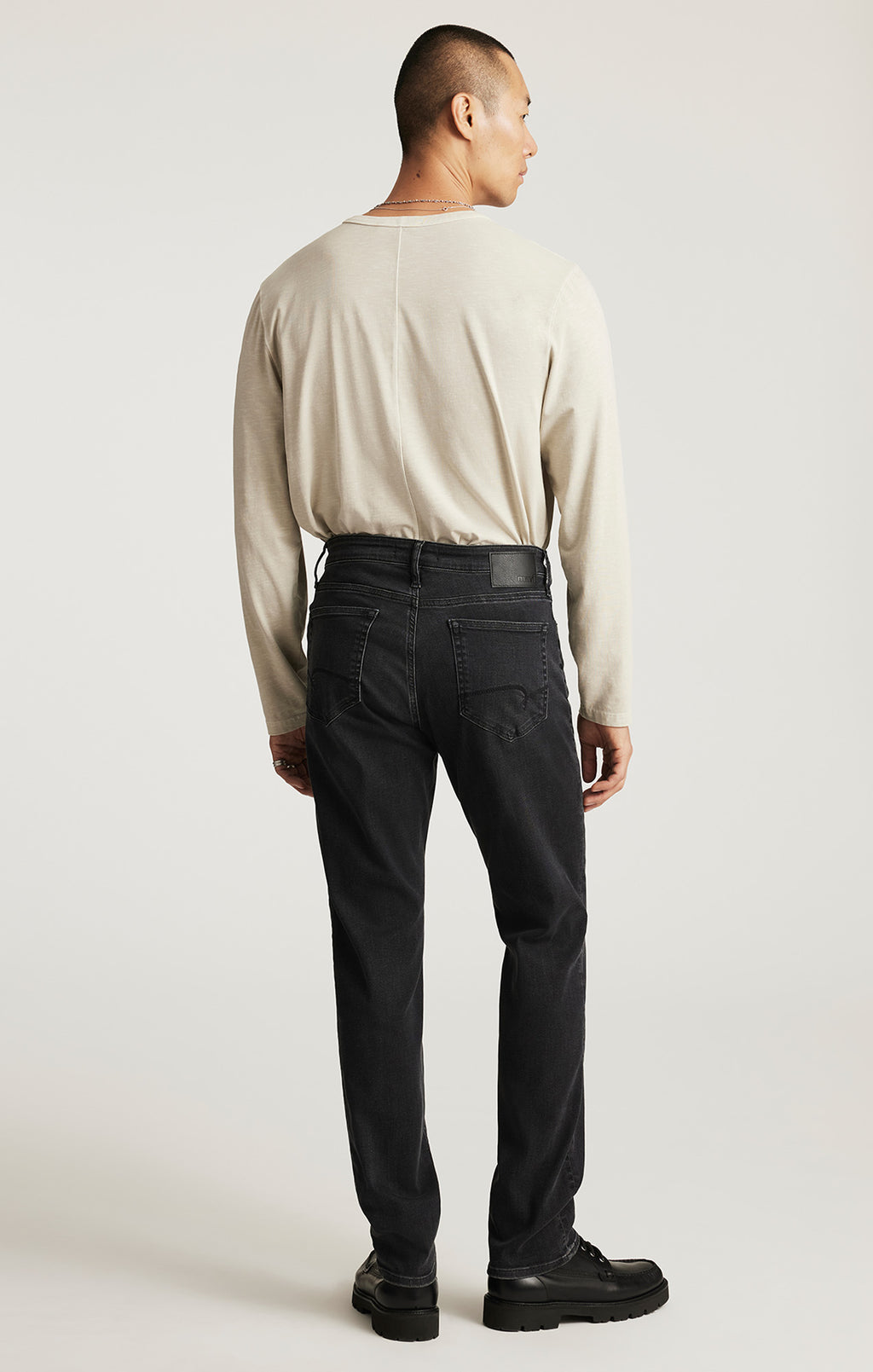 STEVE ATHLETIC FIT IN DARK SMOKE SUPERMOVE - Mavi Jeans