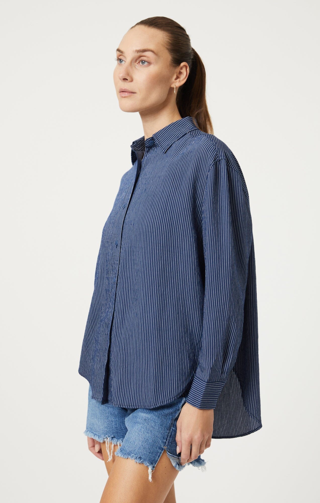 BUTTON-UP LONG SLEEVE SHIRT IN NAVY STRIPED - Mavi Jeans