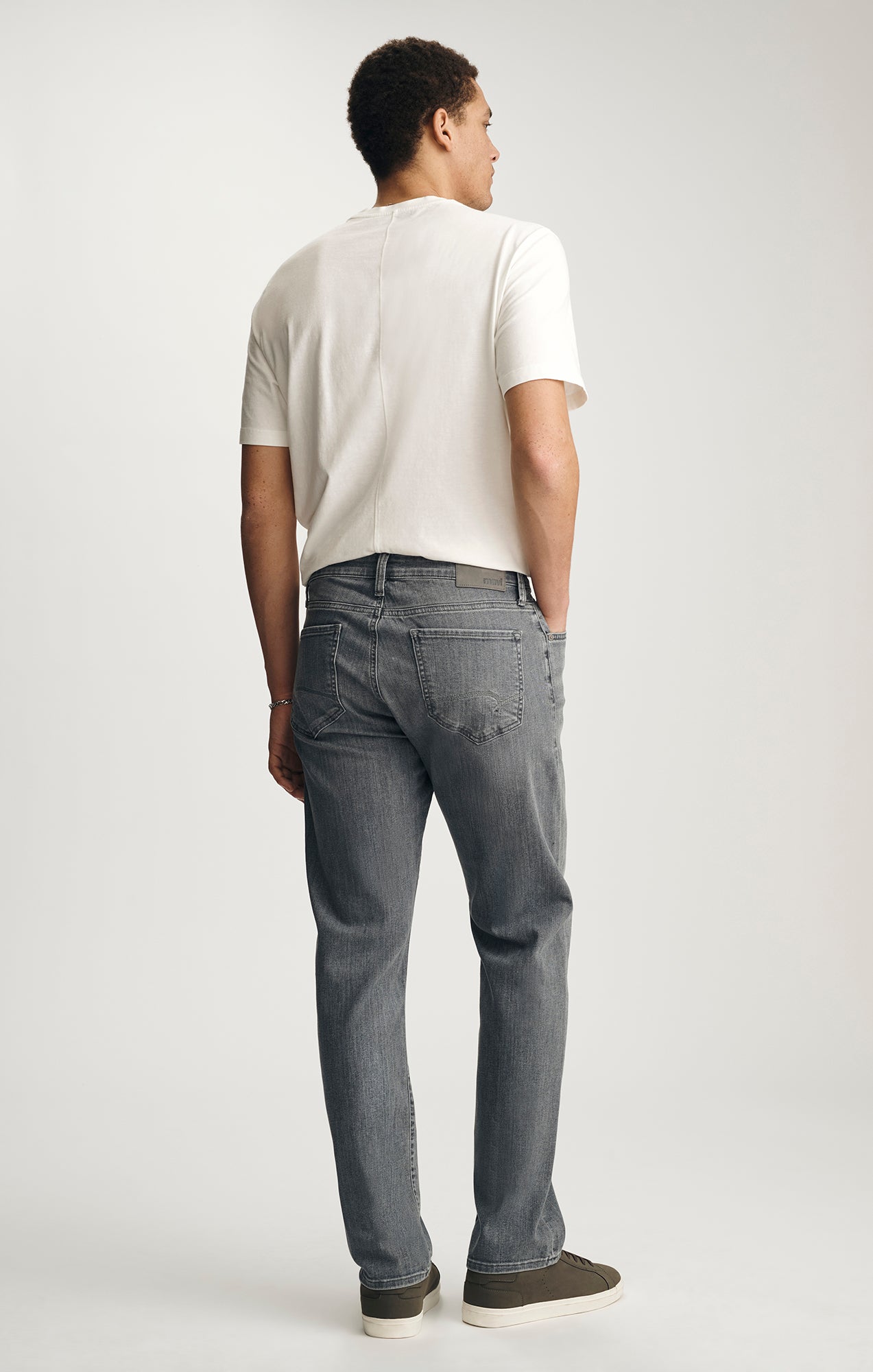 シーマン Mavi Men's Zach Straight Leg In Authentic Grey Williamsburg – Mavi