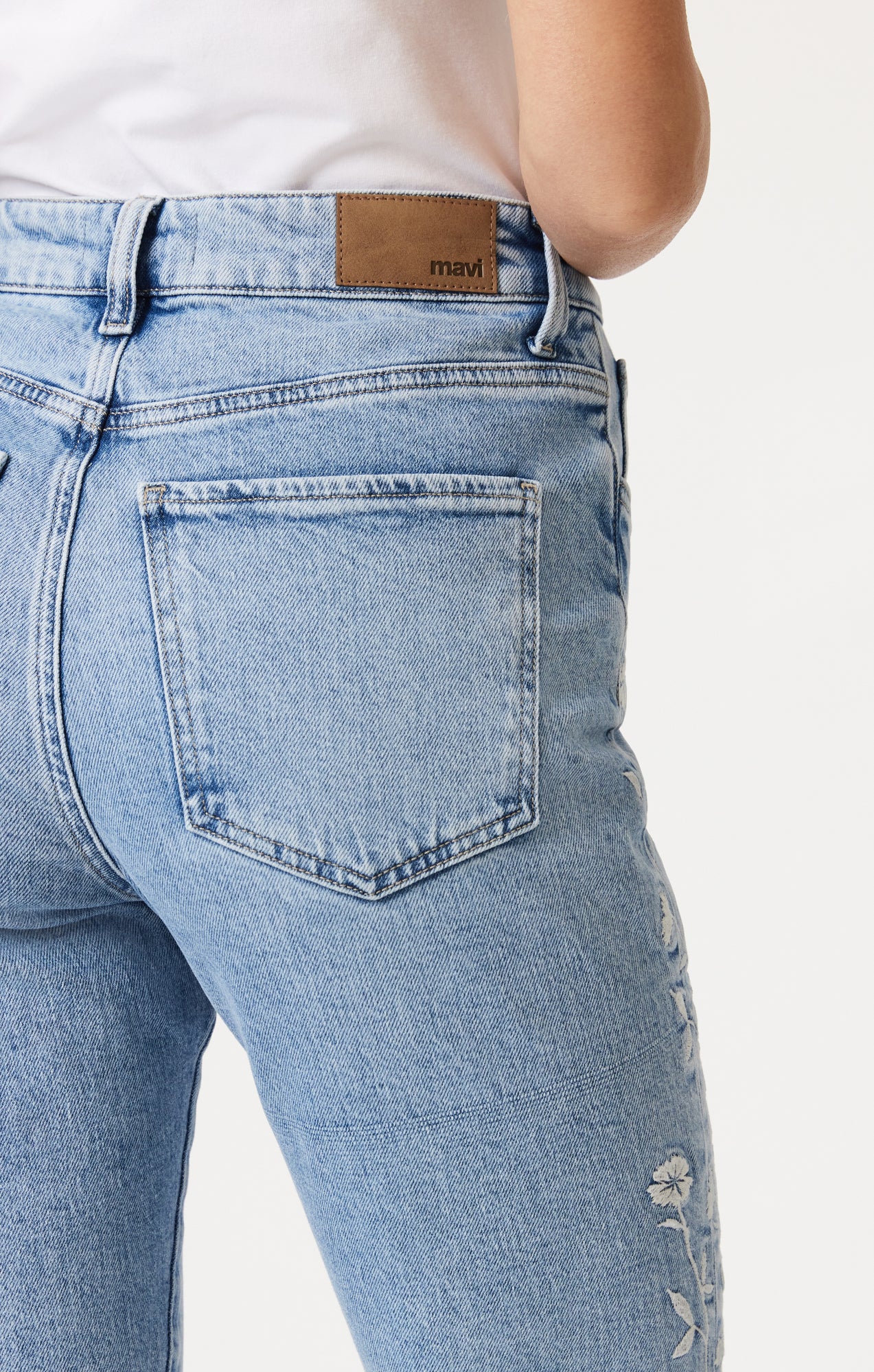 NEW YORK STRAIGHT LEG IN LIGHT BLUE BLOOM DENIM - Mavi Jeans