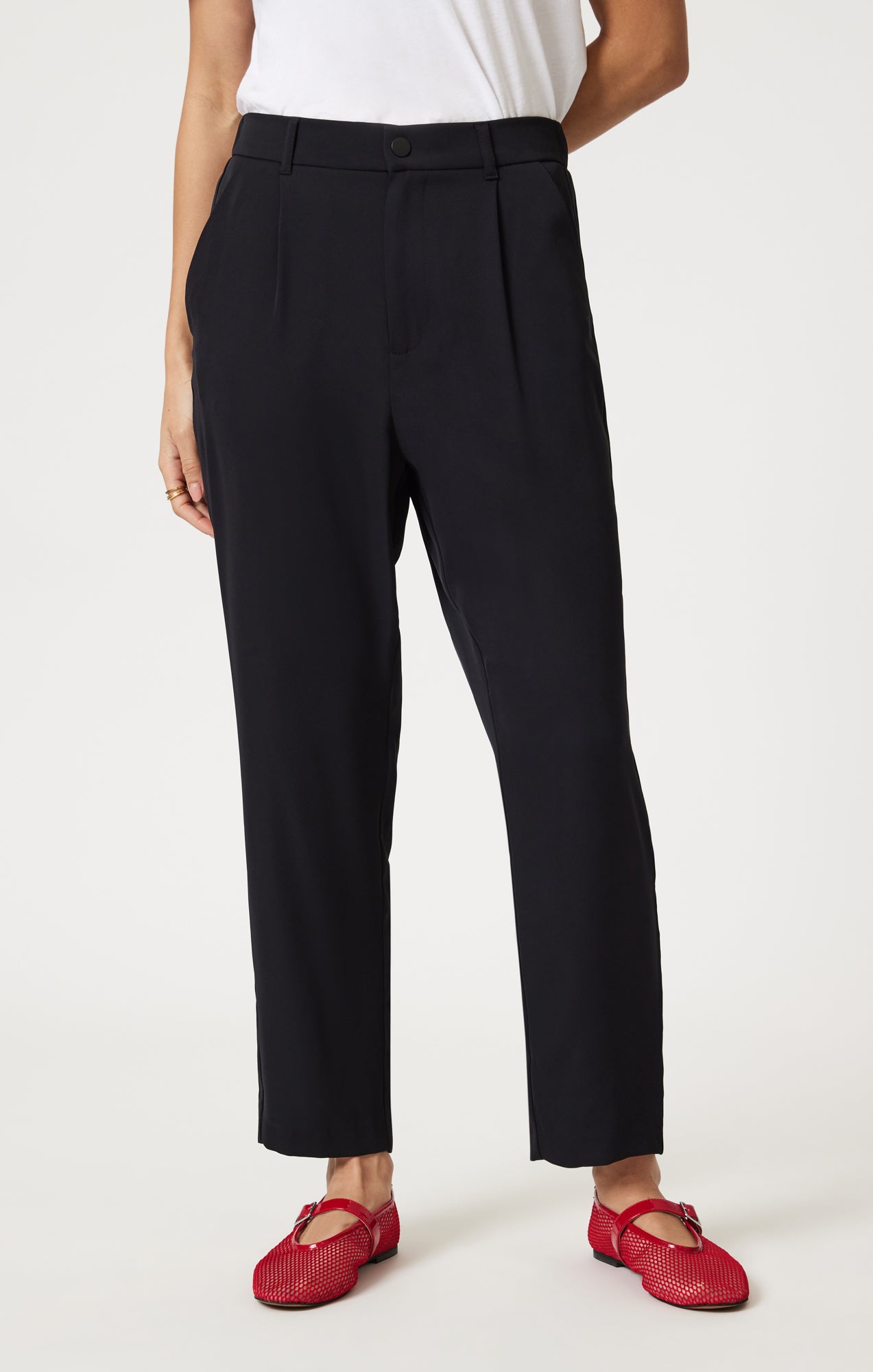 Mavi Women's Pleated Tapered Pants In Black – Mavi Jeans