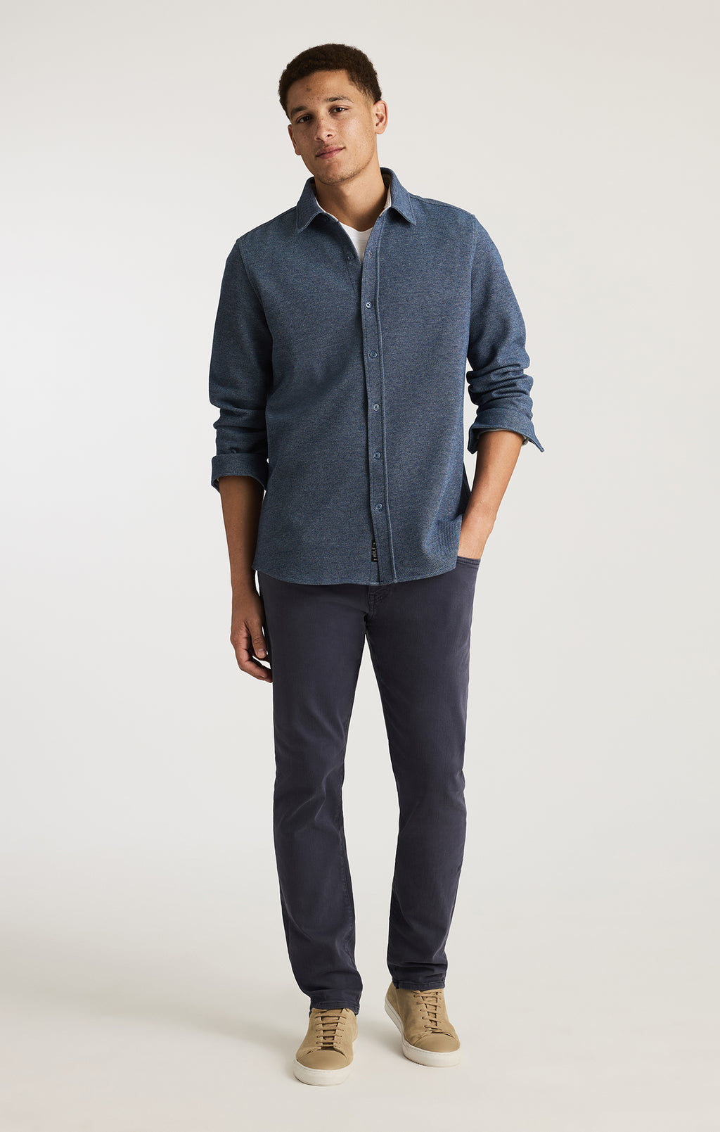 LONG SLEEVE BUTTON-UP SHIRT IN DARK DENIM