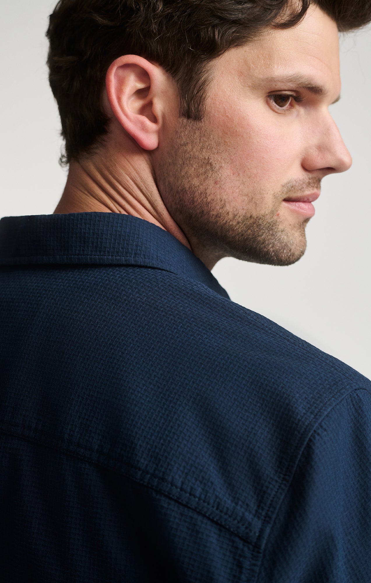 LONG SLEEVE BUTTON-UP SHIRT IN BLACK IRIS - Mavi Jeans