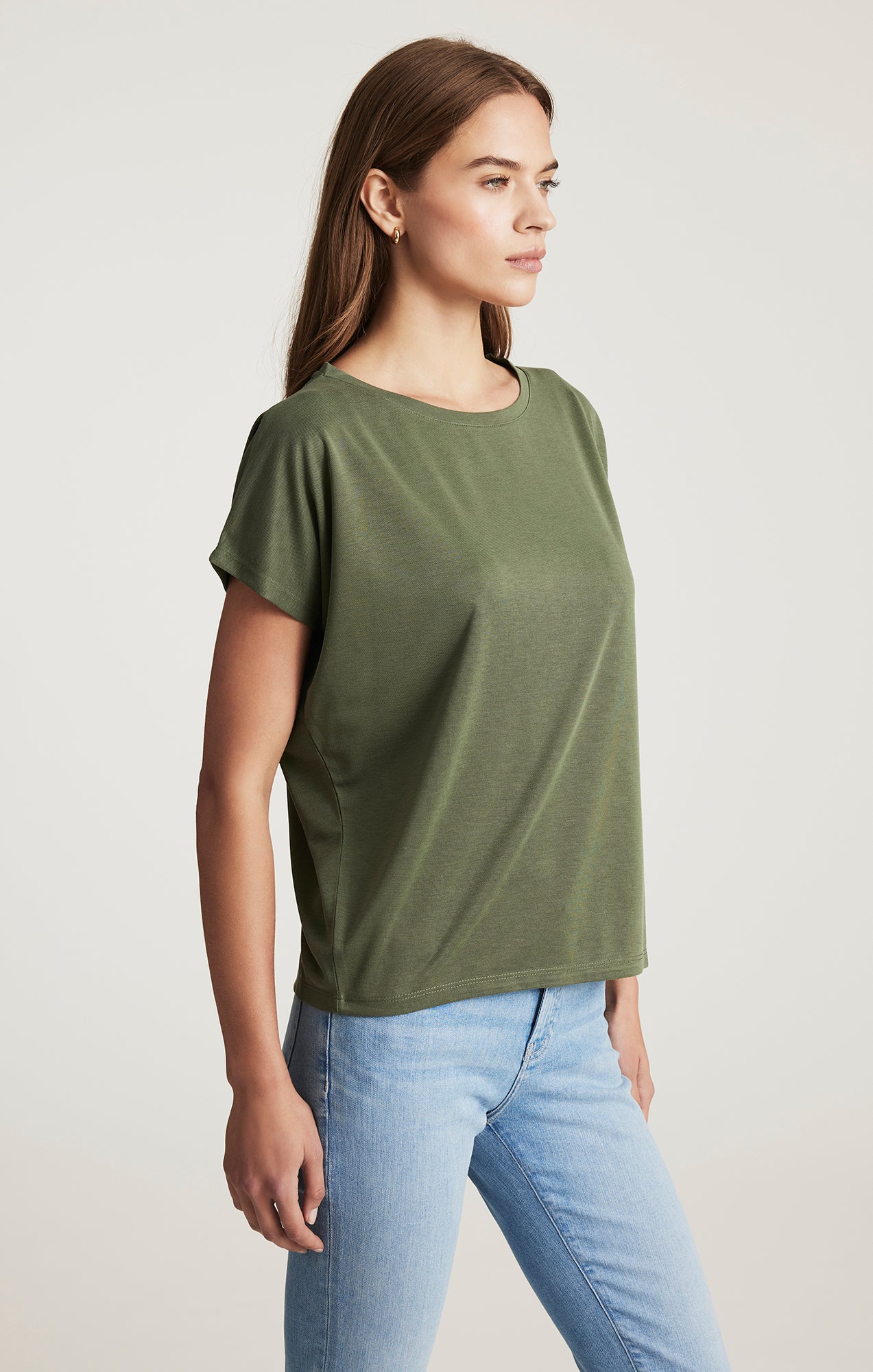 LUXE TOUCH TENCEL™ BOAT NECK T-SHIRT IN THYME - Mavi Jeans