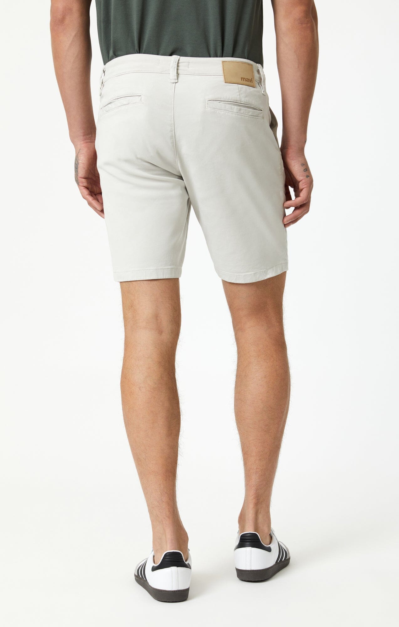 NOAH SHORTS IN OYSTER MUSHROOM LUXE TWILL - Mavi Jeans