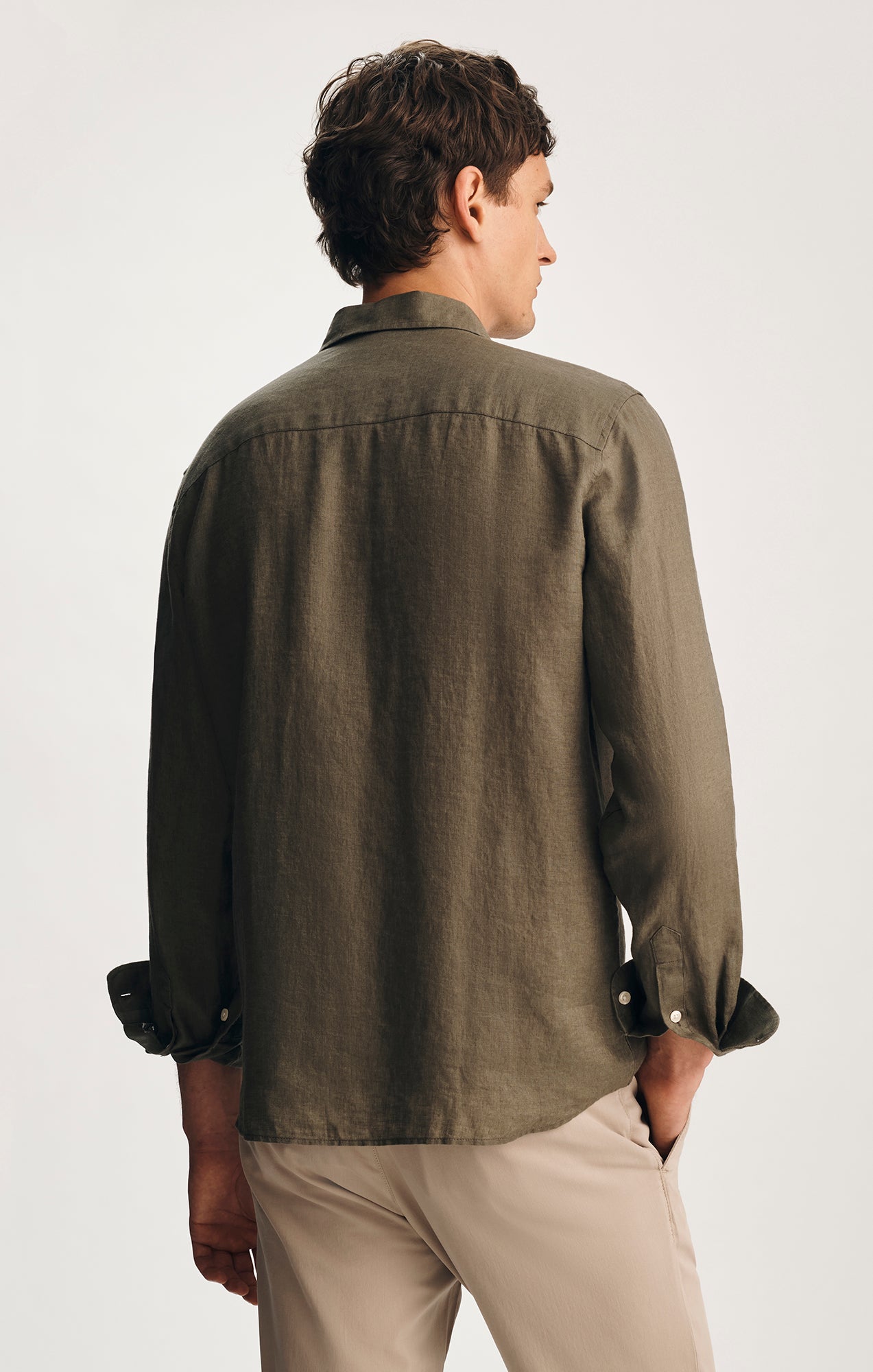 LINEN BUTTON-UP SHIRT IN DUSTY OLIVE