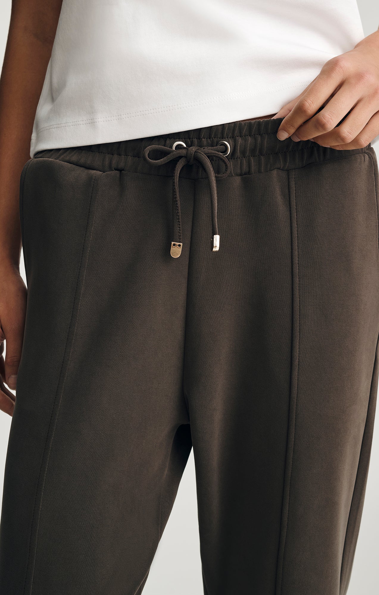 LUXE TOUCH TENCEL™ SWEATPANTS IN DELICIOSO - Mavi Jeans