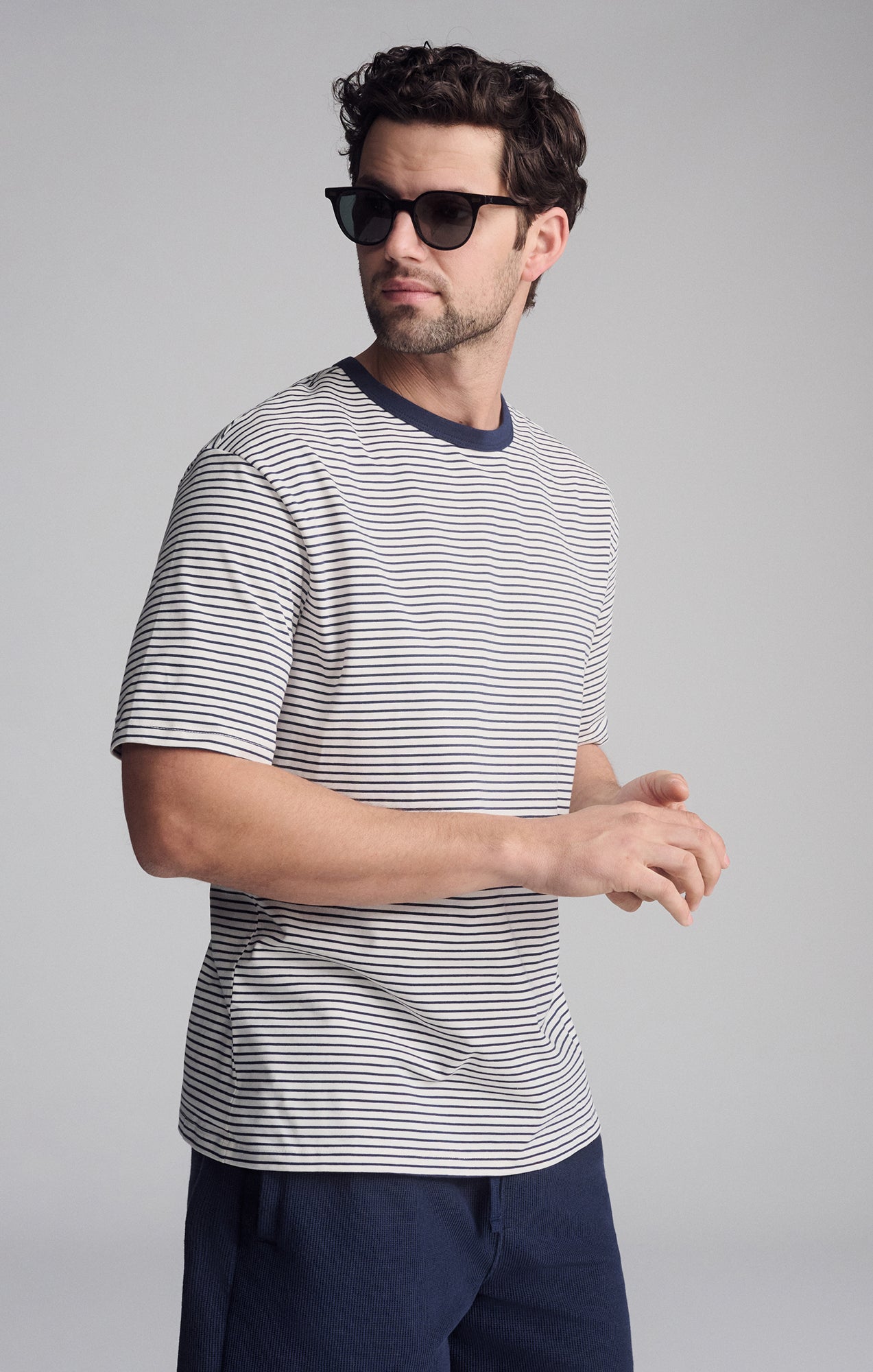 STRIPED SHORT SLEEVE CREW NECK T-SHIRT IN BLACK IRIS - Mavi Jeans