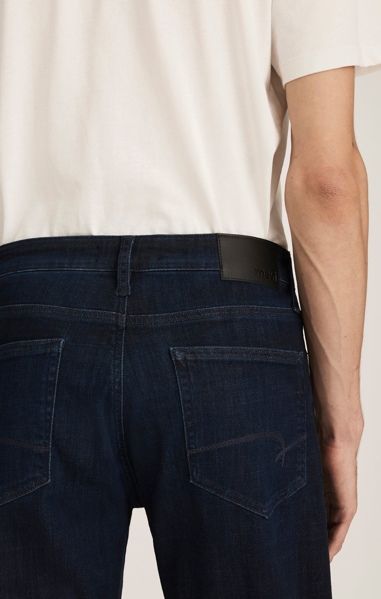 MATT RELAXED STRAIGHT LEG IN DEEP BRUSHED FEATHER BLUE - Mavi Jeans