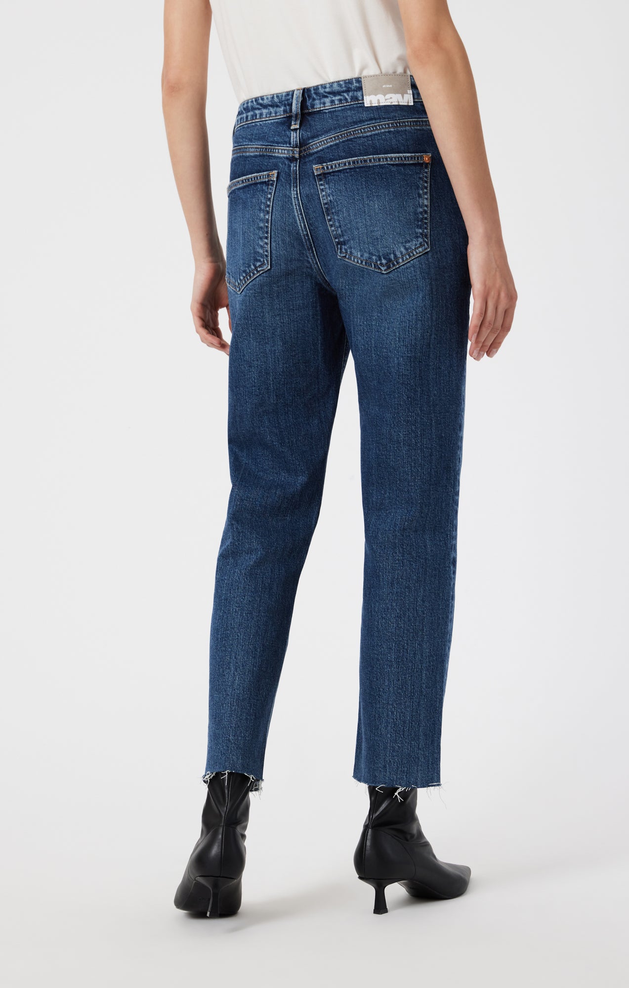 Mavi Women's New York Straight Leg In Dark Used Classic Blue Mavi Women's New York Straight Leg In Dark Used Classic Blue