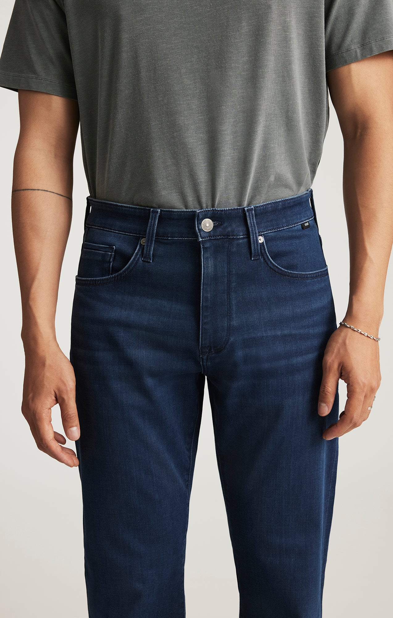 ZACH STRAIGHT LEG IN DARK ATHLETIC - Mavi Jeans