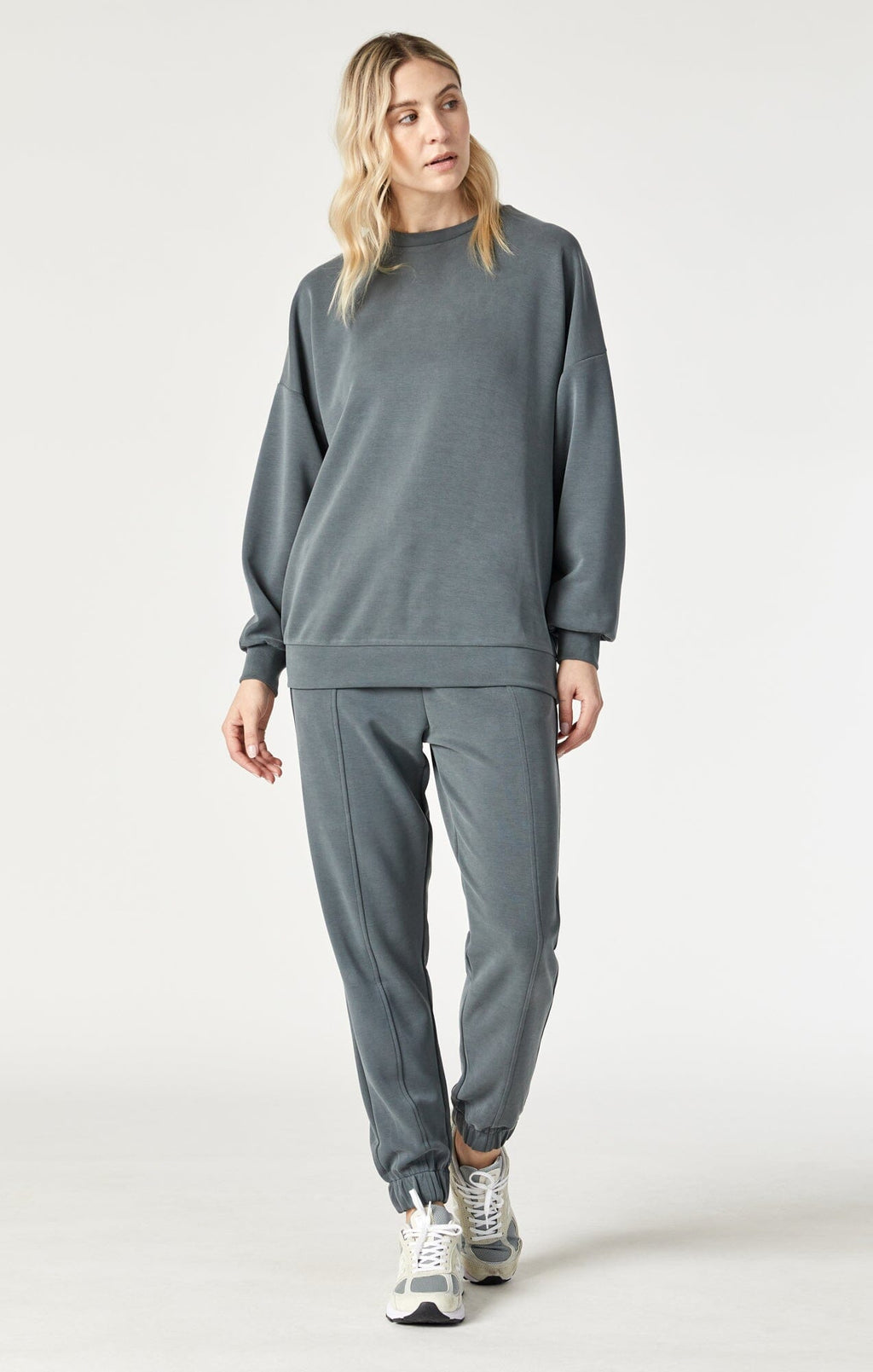 LUXE TOUCH TENCEL™ SWEATSHIRT IN URBAN CHIC - Mavi Jeans