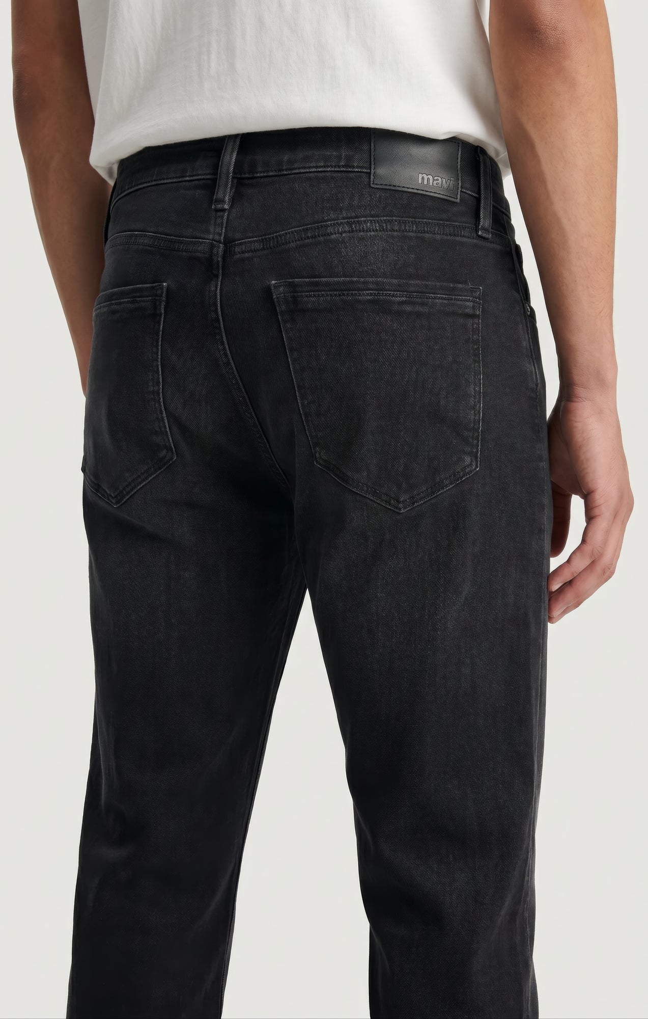 JAKE SLIM LEG IN DARK GREY ATHLETIC - Mavi Jeans