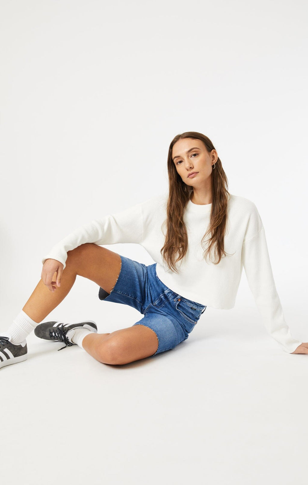 SELINA SHORTS IN MID BRUSHED CLASSIC BLUE - Mavi Jeans