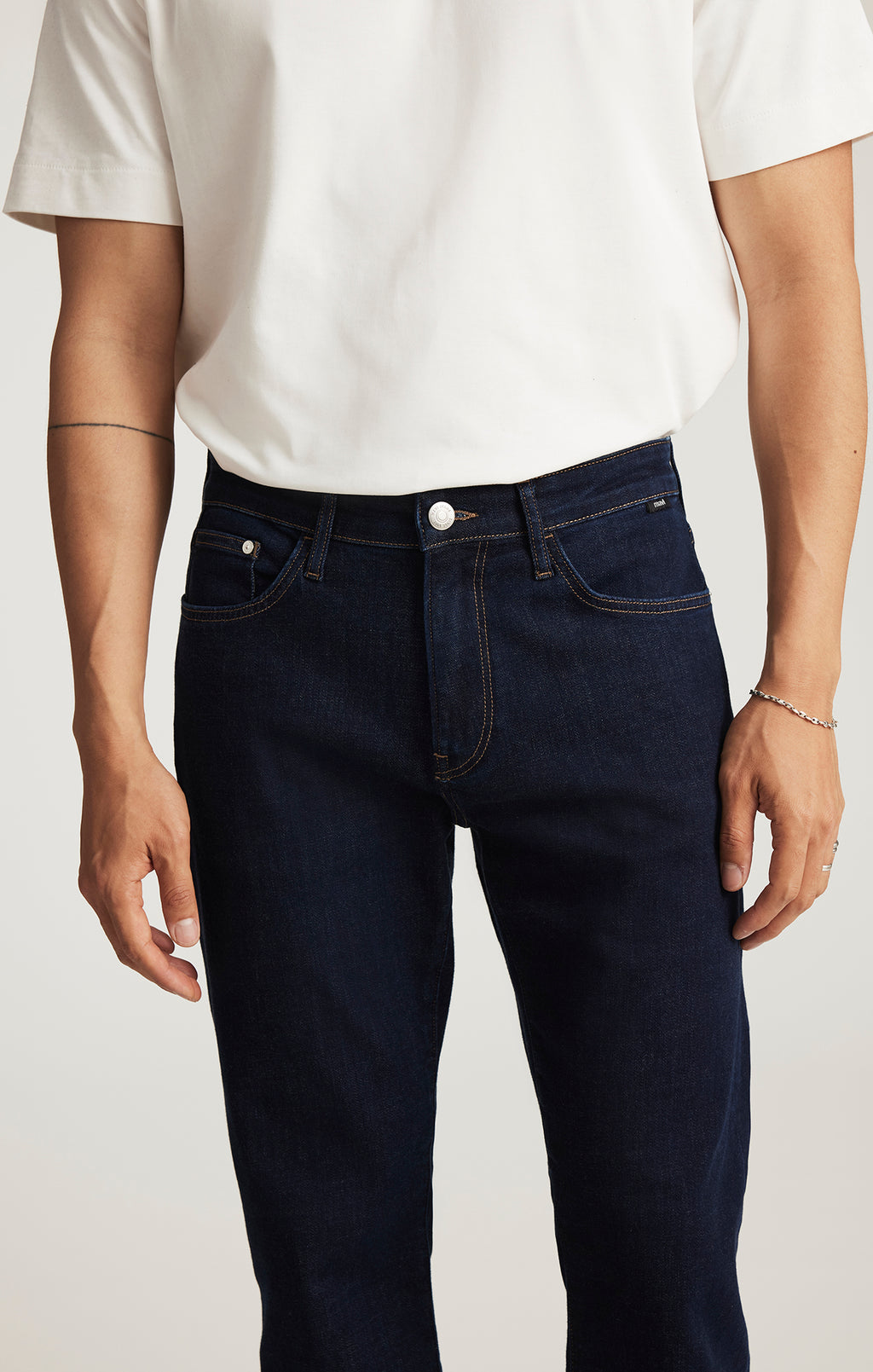 ZACH STRAIGHT LEG IN RINSE FEATHER BLUE - Mavi Jeans