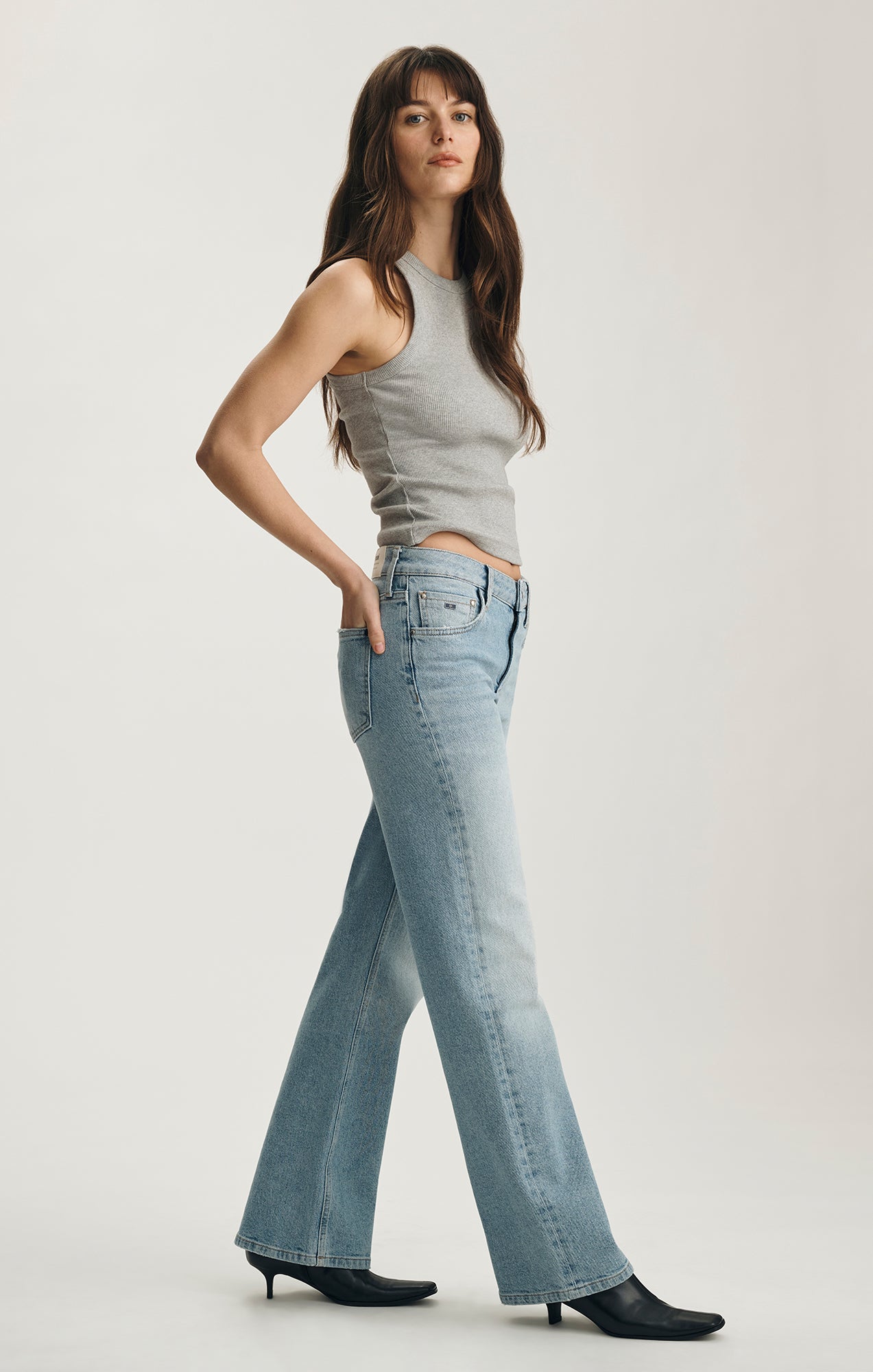 IBIZA LOOSE STRAIGHT LEG IN LIGHT BRUSHED CLASSIC DENIM - Mavi Jeans