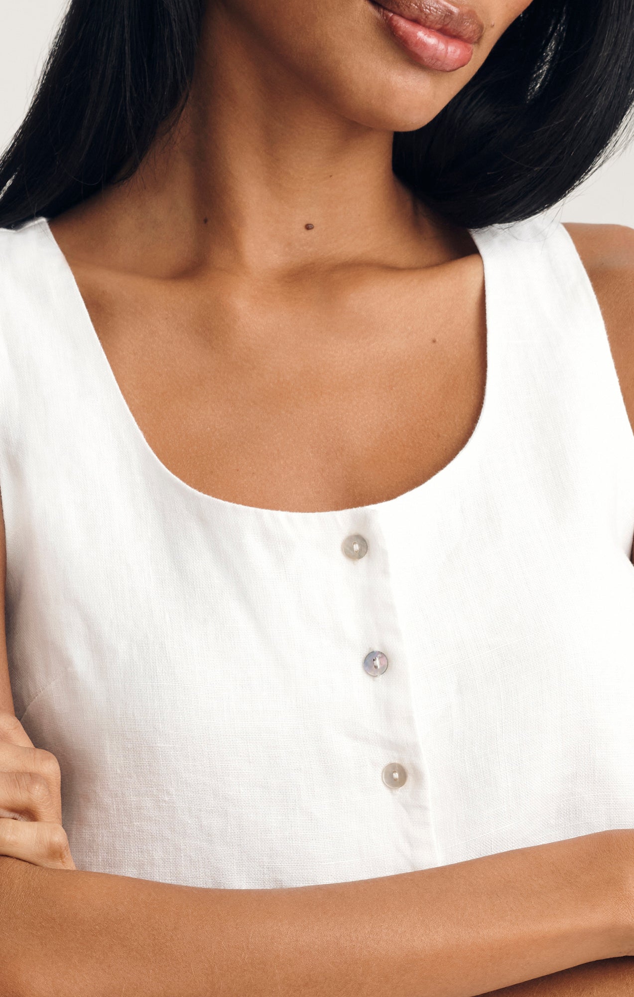 CROPPED BUTTON-UP TANK TOP IN WHITE - Mavi Jeans