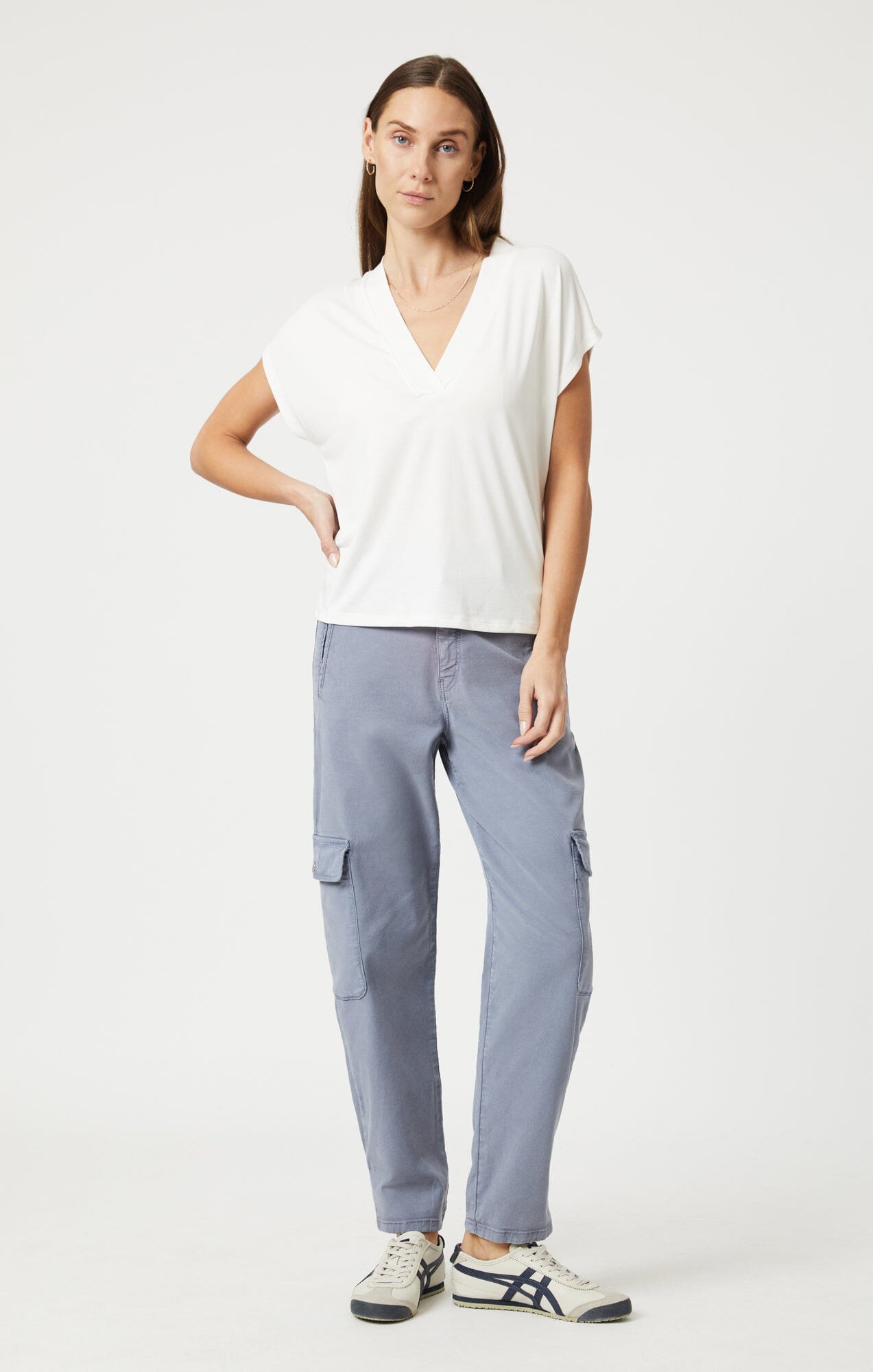 LUXE TOUCH TENCEL™ V-NECK SHIRT IN ANTIQUE LUXE - Mavi Jeans