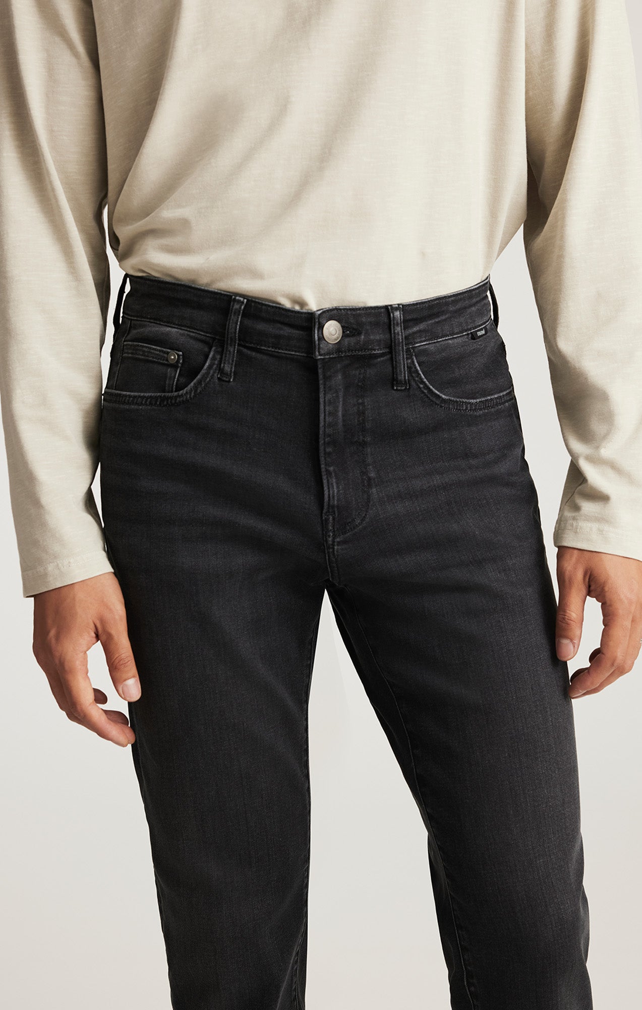STEVE ATHLETIC FIT IN DARK SMOKE SUPERMOVE - Mavi Jeans