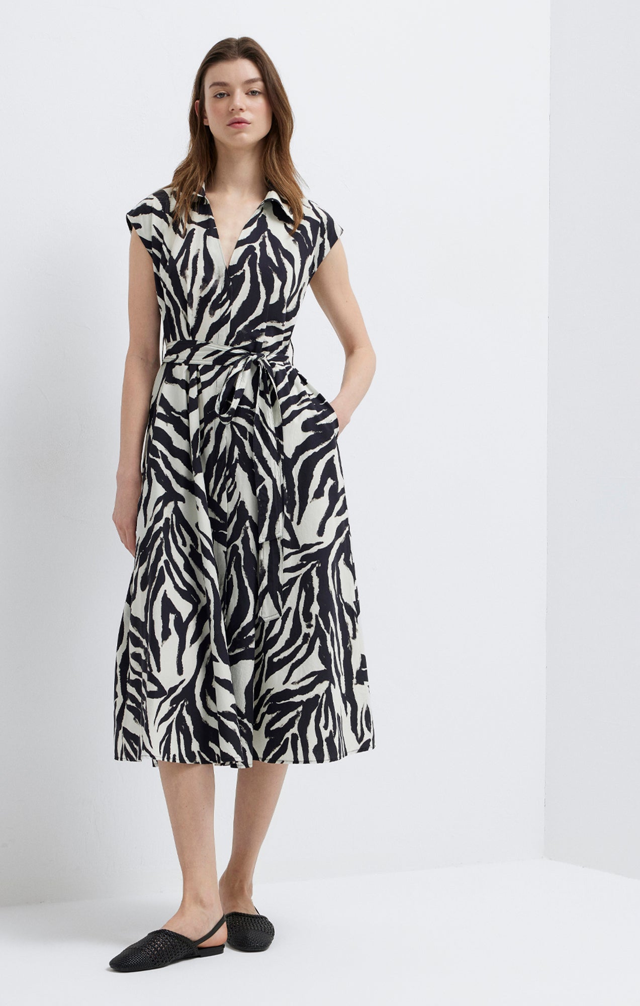 LINEN TIE-WAIST MIDI SHIRTDRESS IN BATIC ZEBRA PRINT