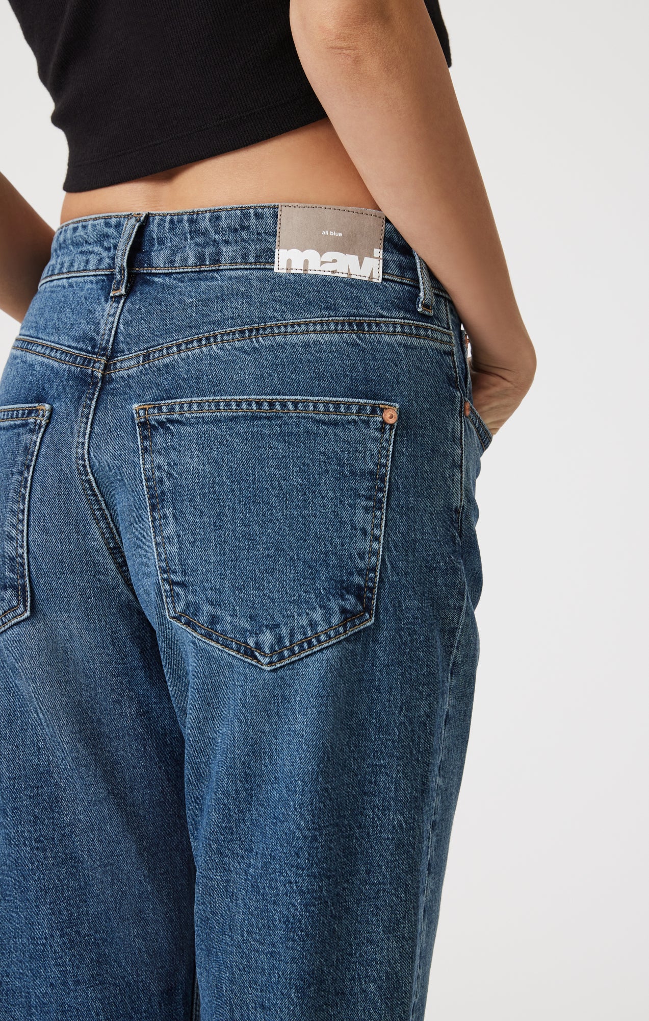 Mavi Women's Savannah Cuffed Straight Leg In Shaded Classic Blue