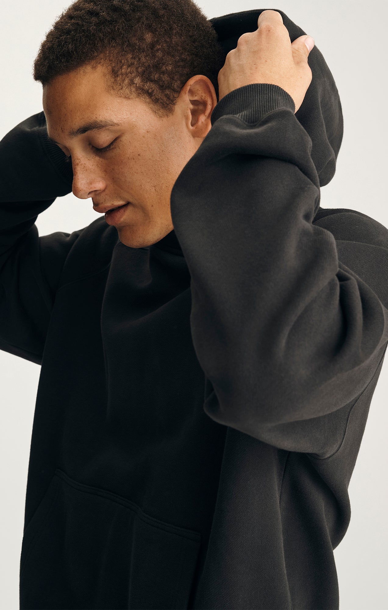 HOODIE IN BLACK
