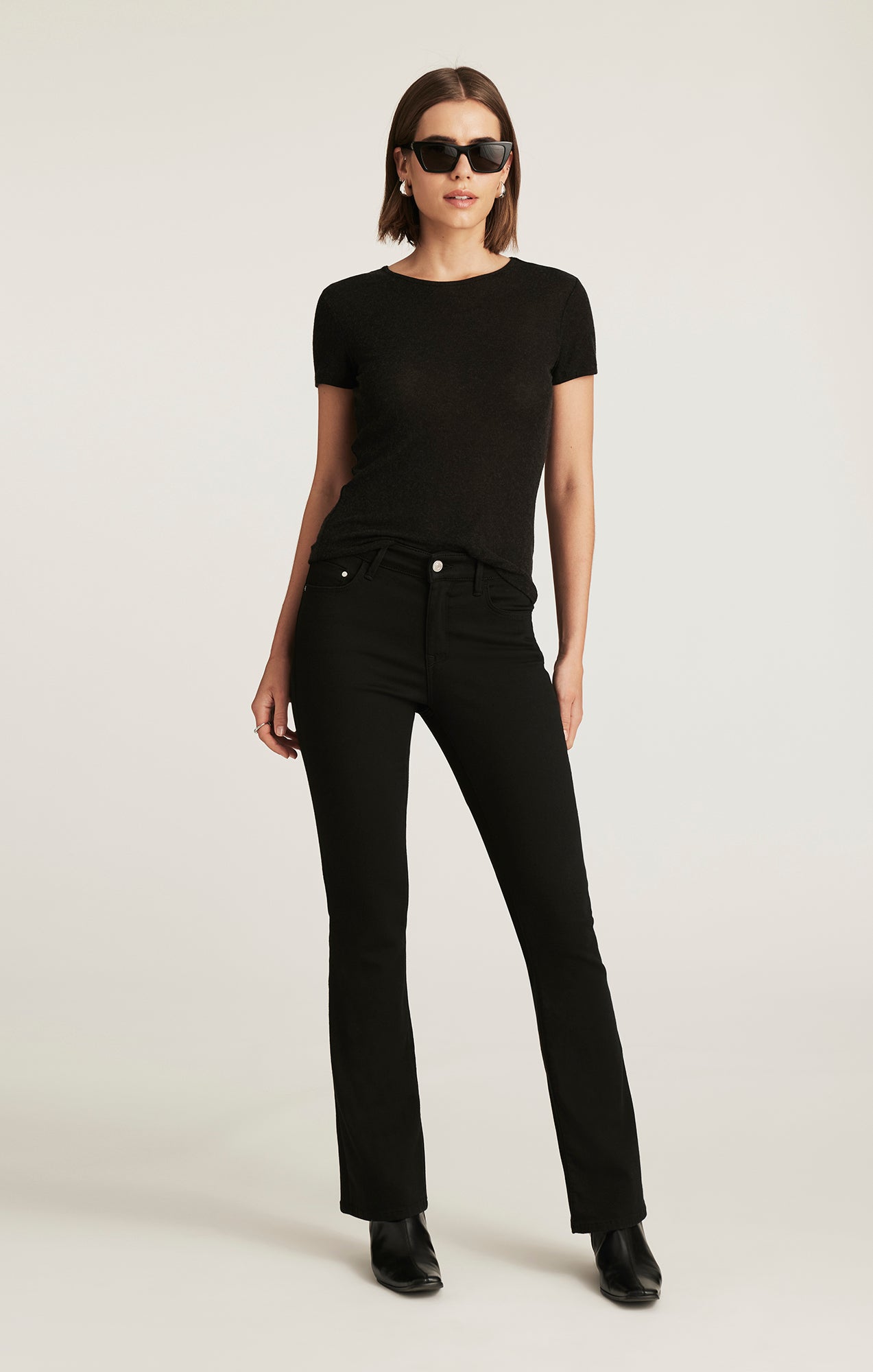 EDITION CAP SLEEVE T-SHIRT IN BLACK