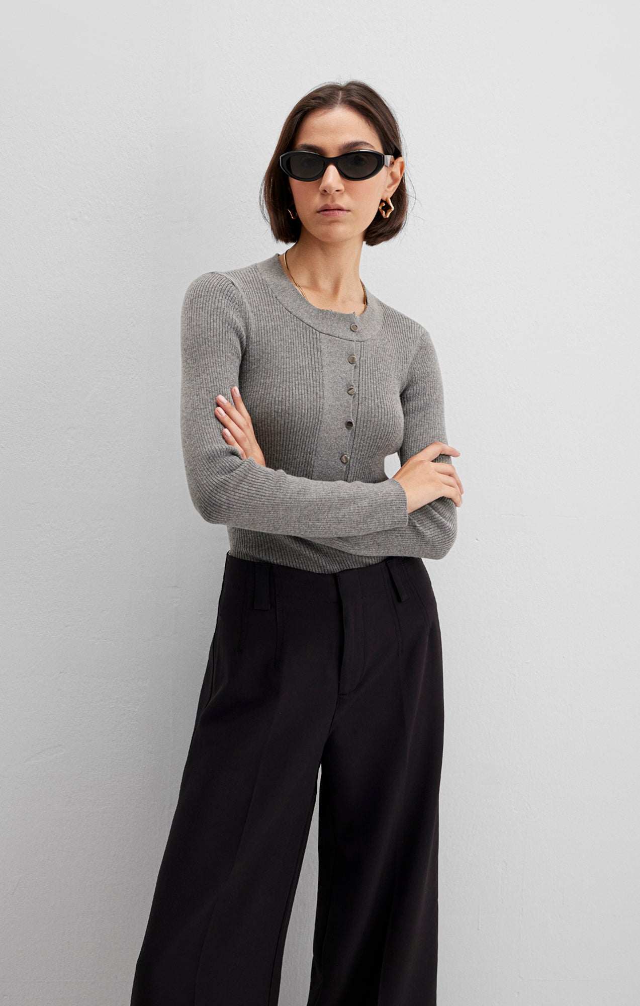 EDITION BUTTON-FRONT SWEATER IN MID GREY MELANGE