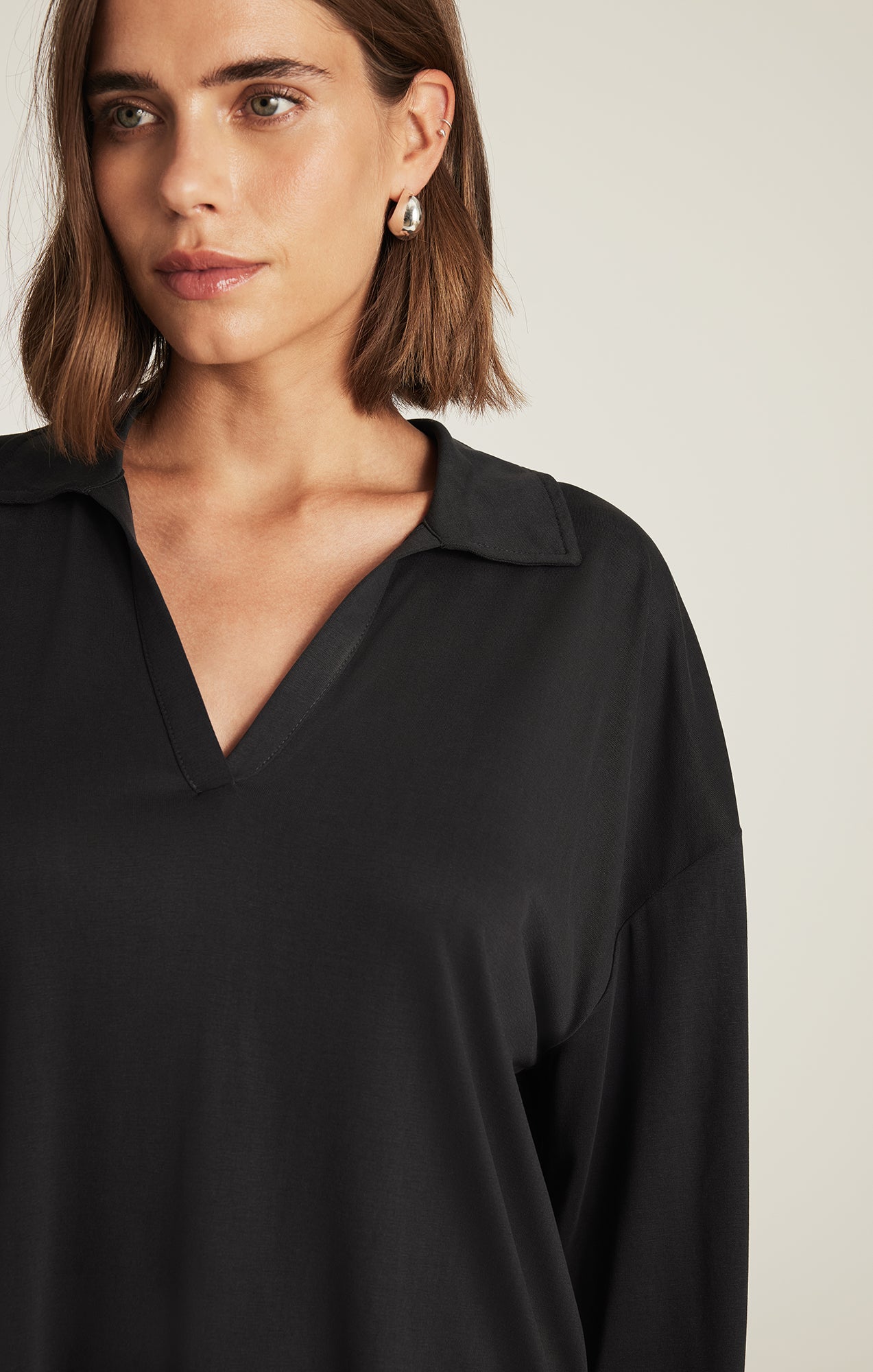 LUXE TOUCH TENCEL™ V-NECK T-SHIRT IN BLACK