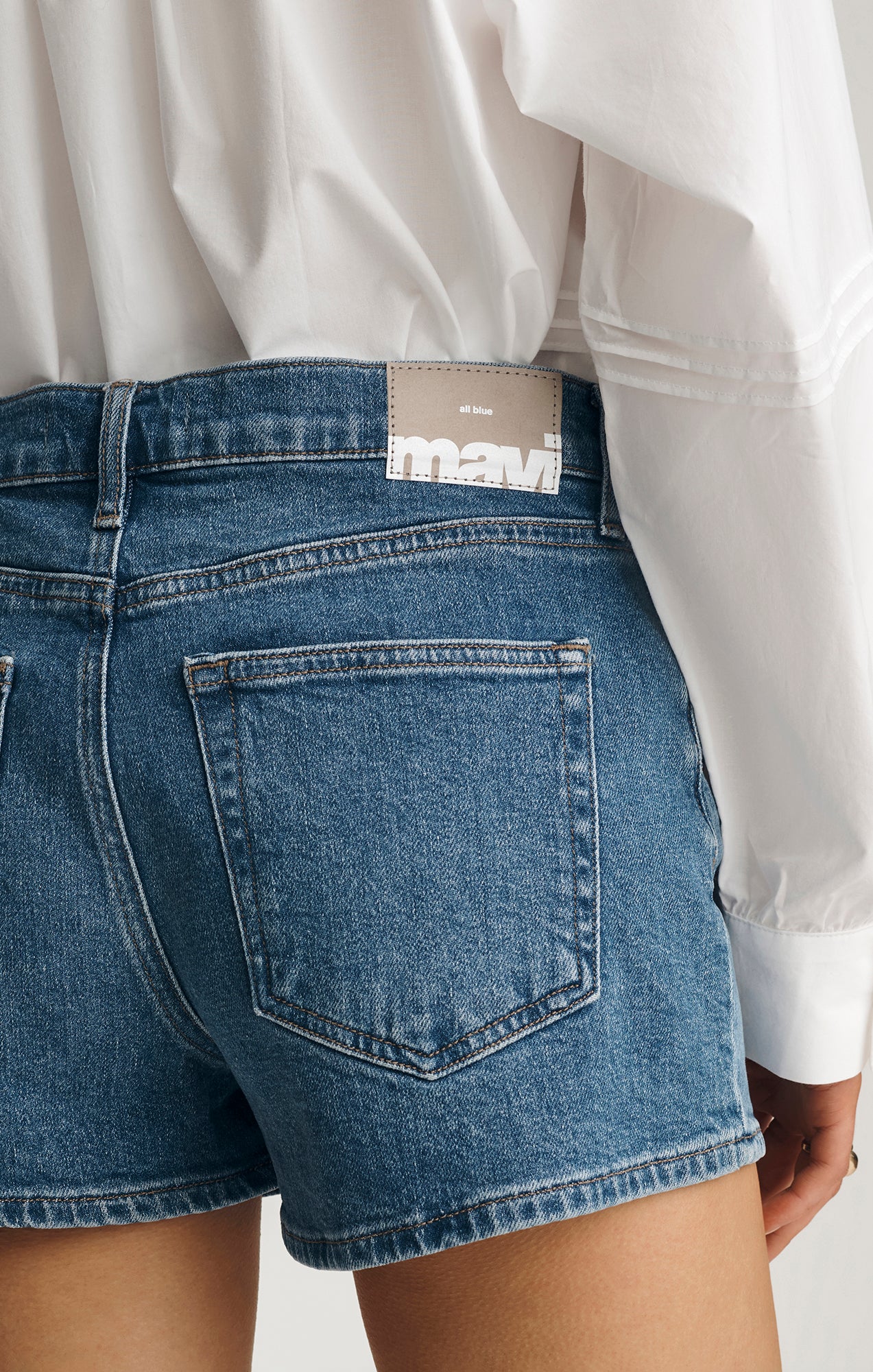 GARCIA MINI SHORTS IN MID BRUSHED CLASSIC BLUE - Mavi Jeans