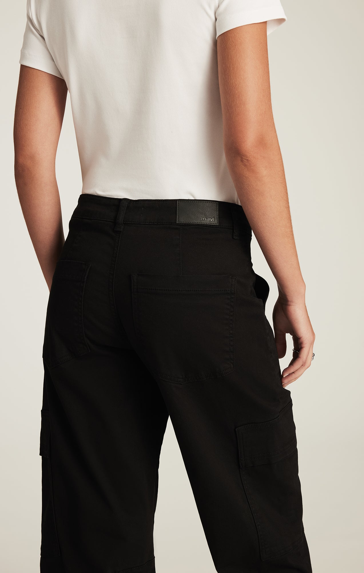 VINNIE BARREL CARGO IN BLACK CASUAL TWILL - Mavi Jeans