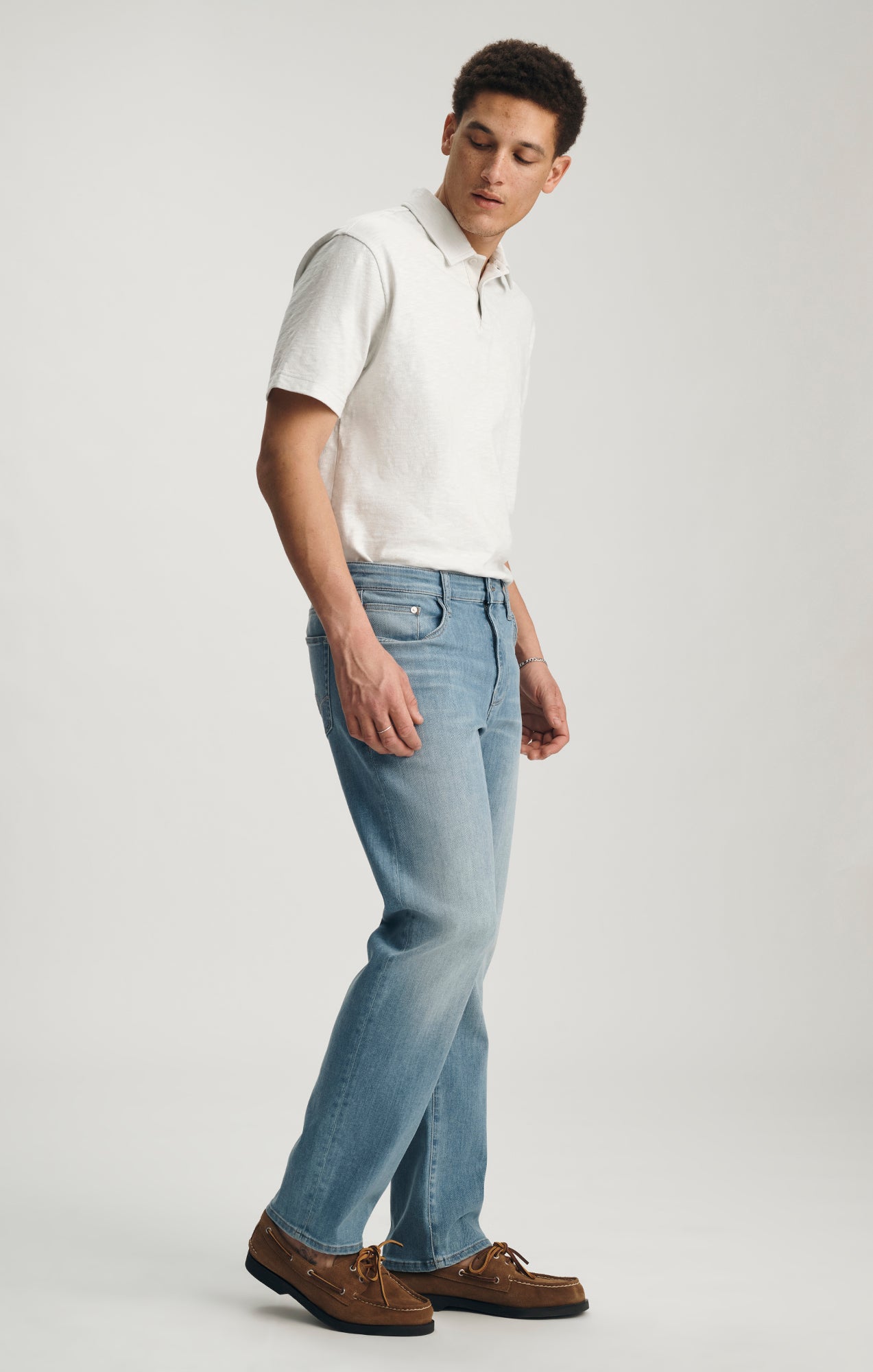 ZACH STRAIGHT LEG IN LIGHT BRUSHED SUPERMOVE - Mavi Jeans