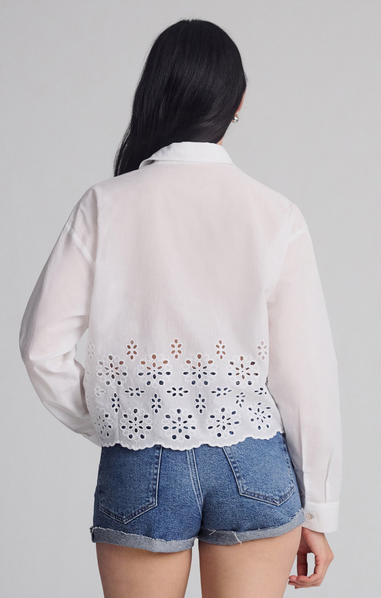 CROPPED EYELET EMBROIDERY SHIRT IN WHITE - Mavi Jeans