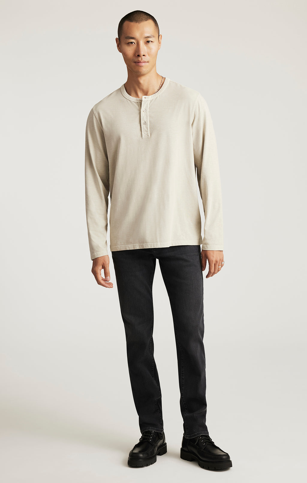 LONG SLEEVE HENLEY T-SHIRT IN PELICAN - Mavi Jeans