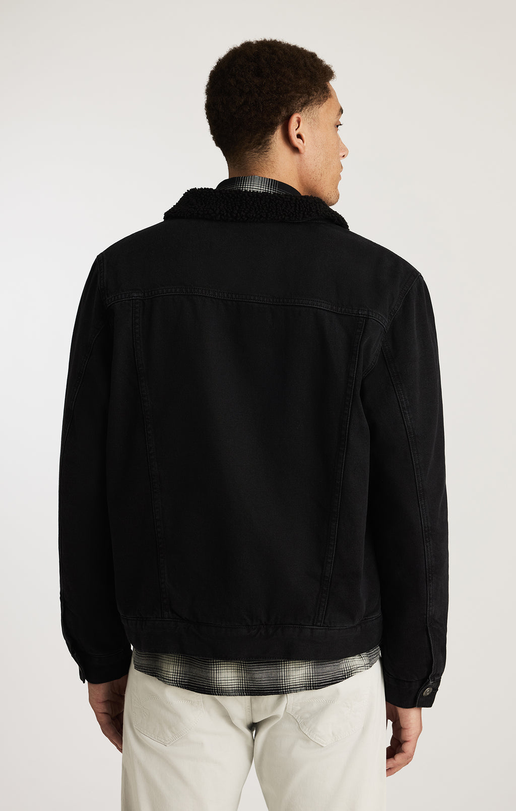 ZANDER SHERPA TRUCKER JACKET IN BLACK SHERPA CLASSIC DENIM
