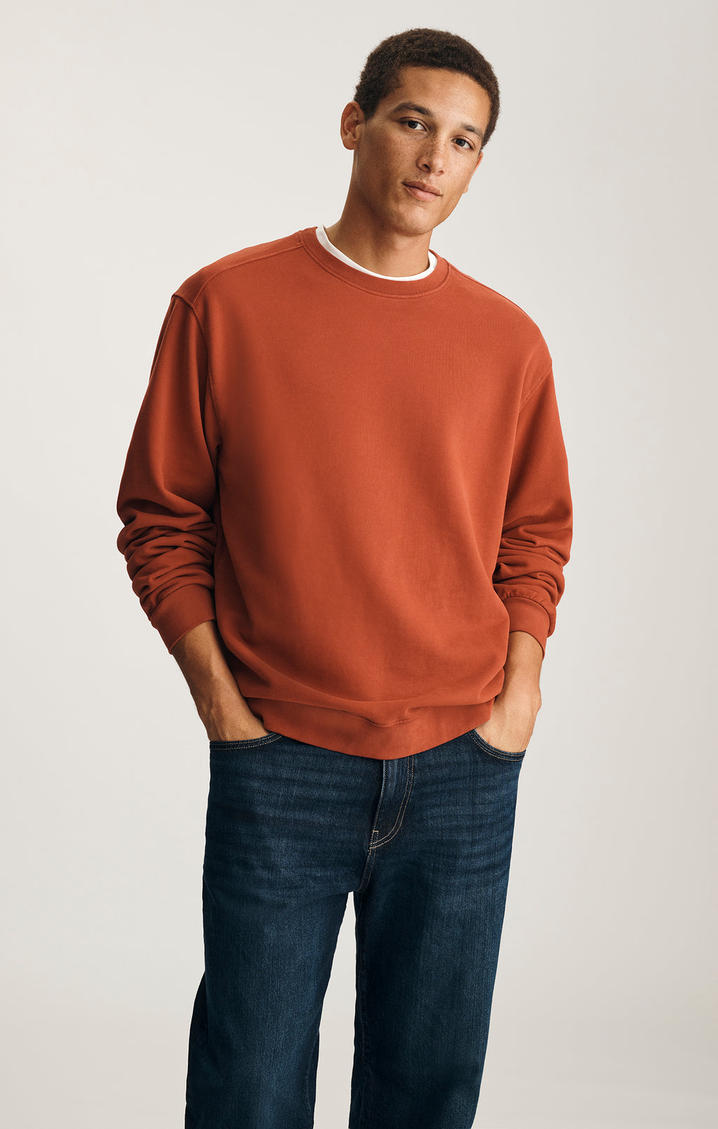 CREW NECK SWEATSHIRT IN BARN RED - Mavi Jeans
