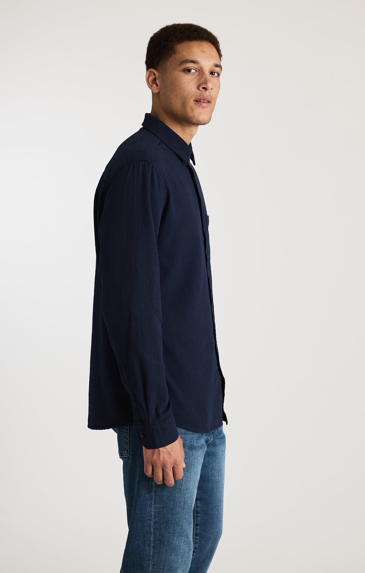 EDITION STRIPED BUTTON-UP SHIRT IN INDIGO