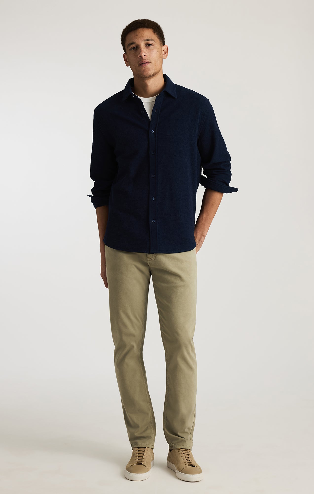 LONG SLEEVE BUTTON-UP SHIRT IN BLACK IRIS