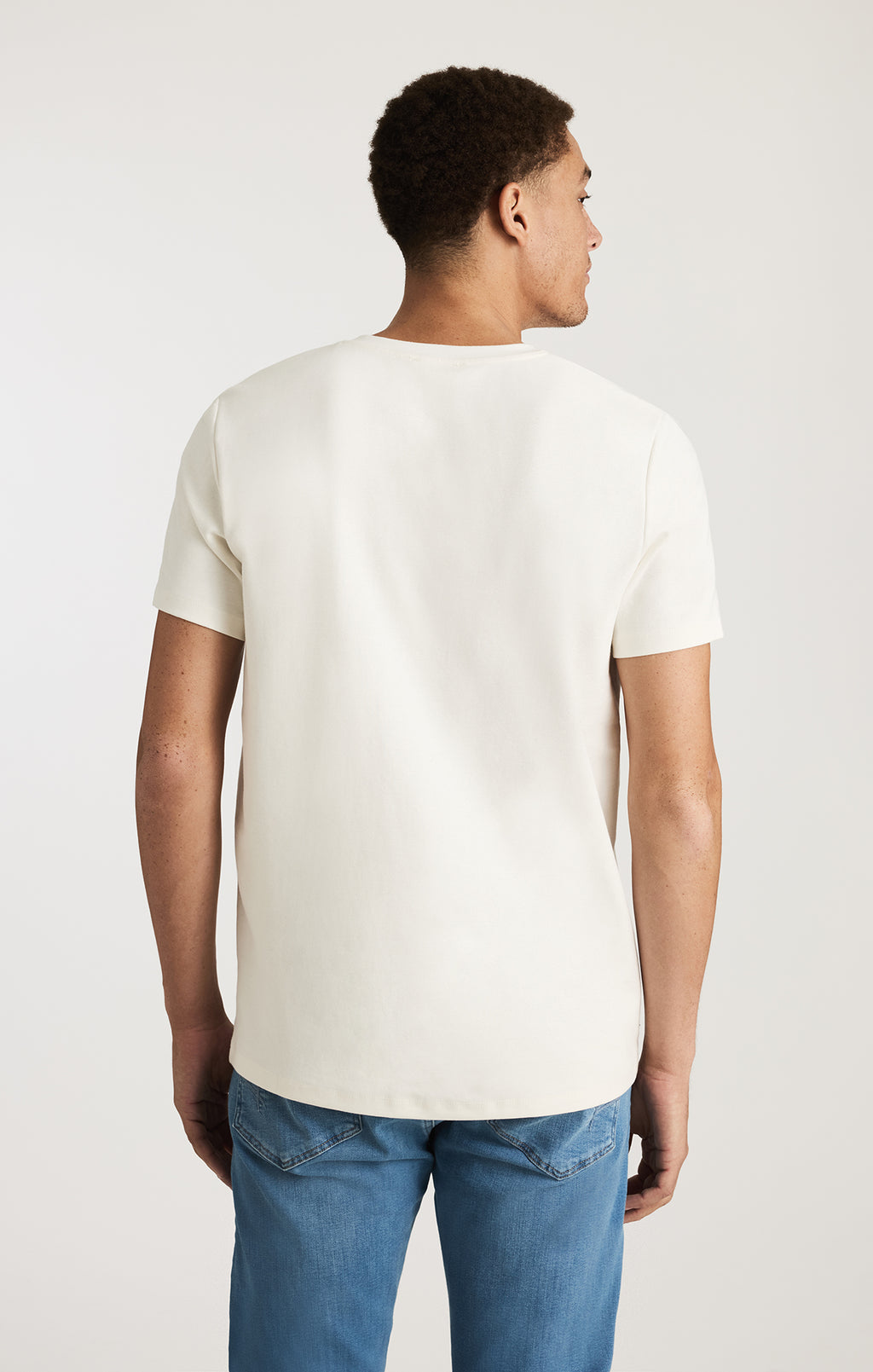 EDITION V-NECK T-SHIRT IN ANTIQUE WHITE